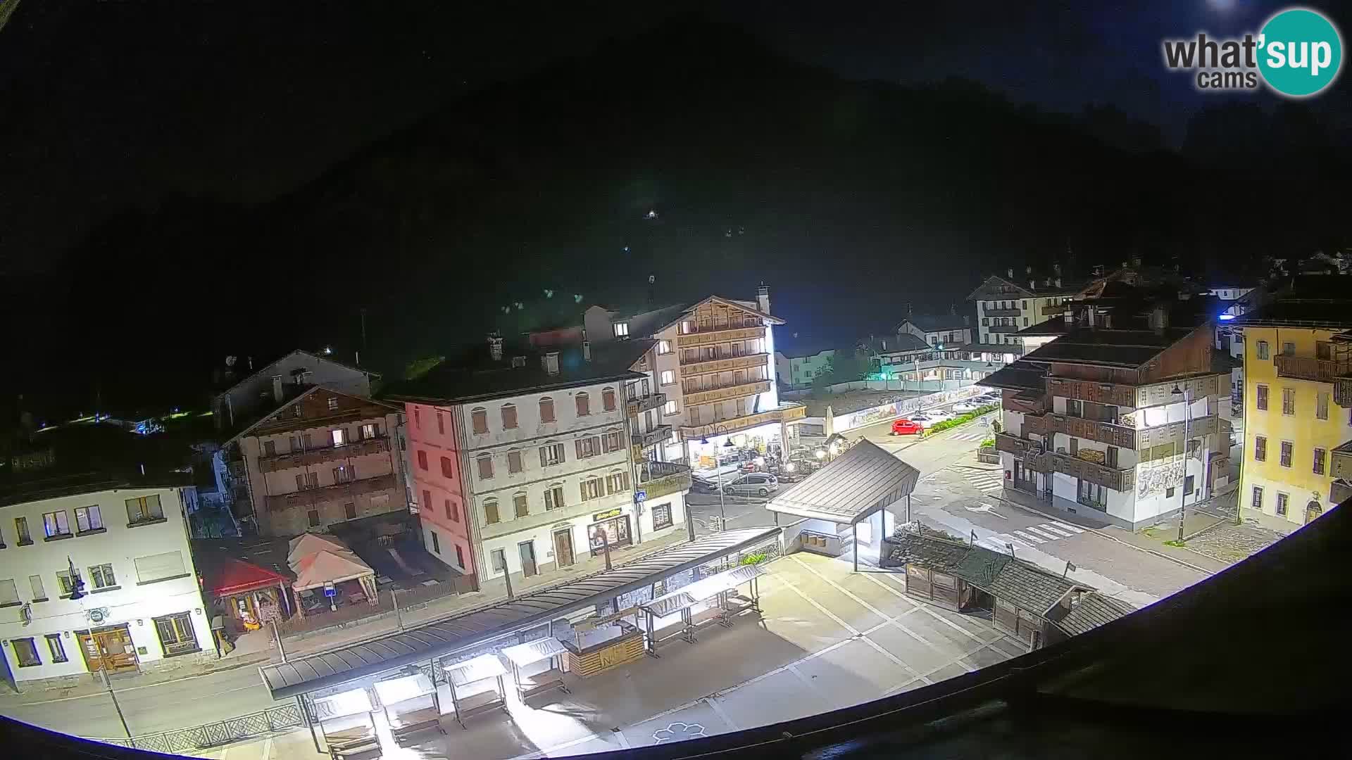 Plaza principal de Forni di Sopra