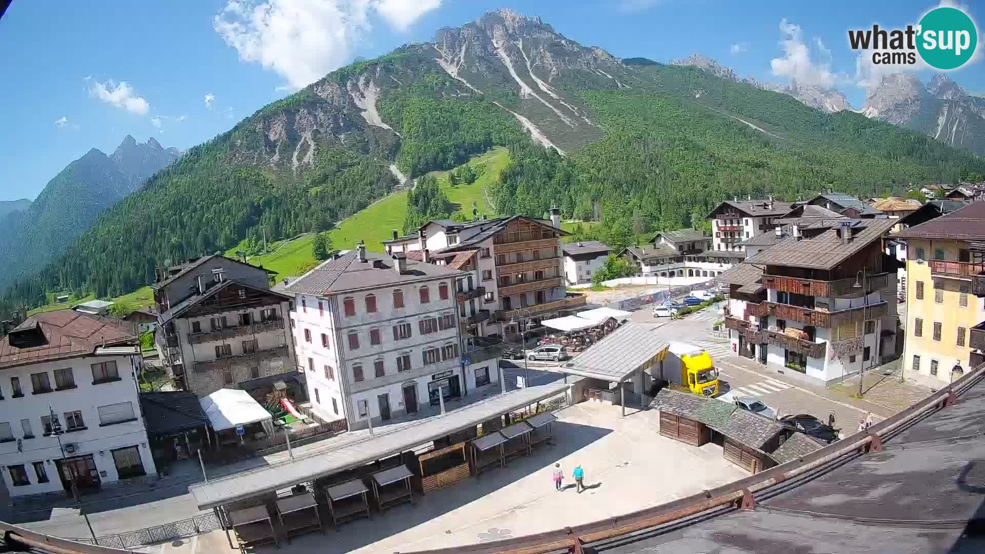 Plaza principal de Forni di Sopra