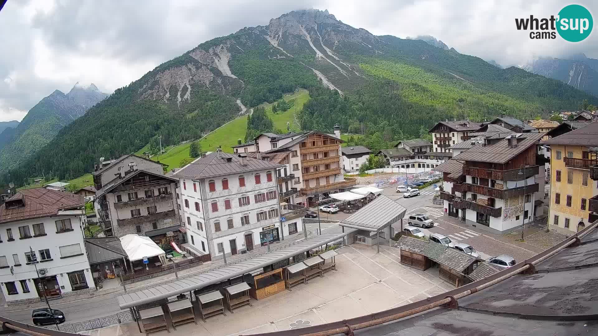 Piazza centrale di Forni di Sopra
