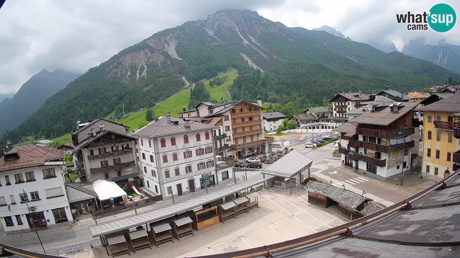 Piazza centrale di Forni di Sopra