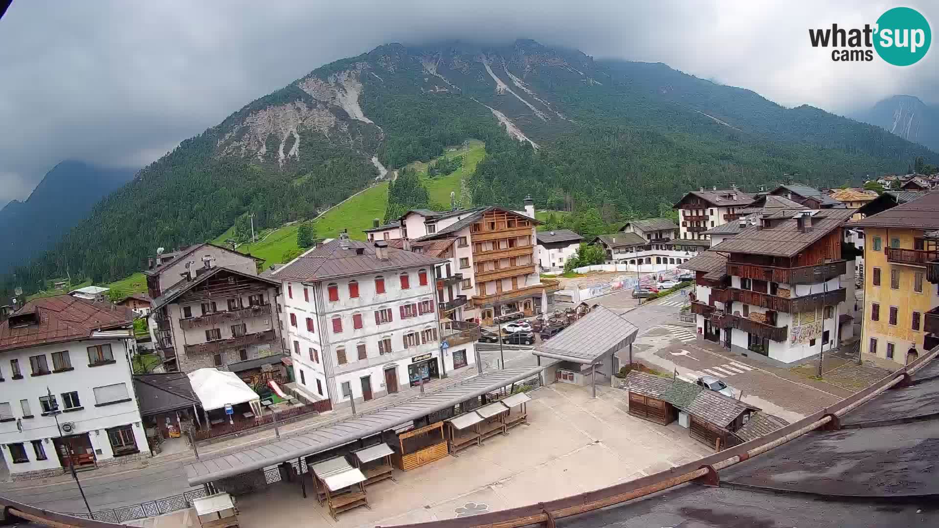 Piazza centrale di Forni di Sopra