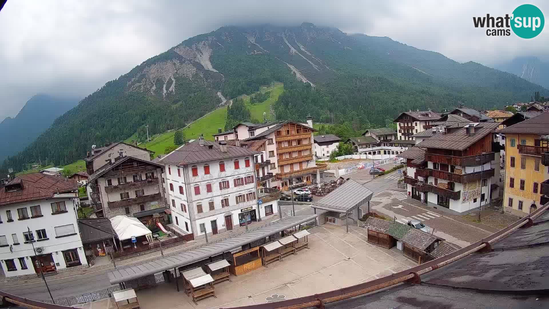 Plaza principal de Forni di Sopra