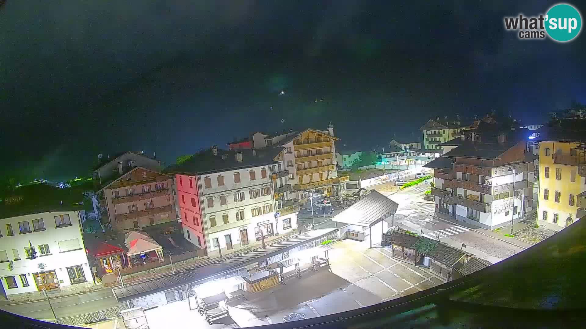 Piazza centrale di Forni di Sopra