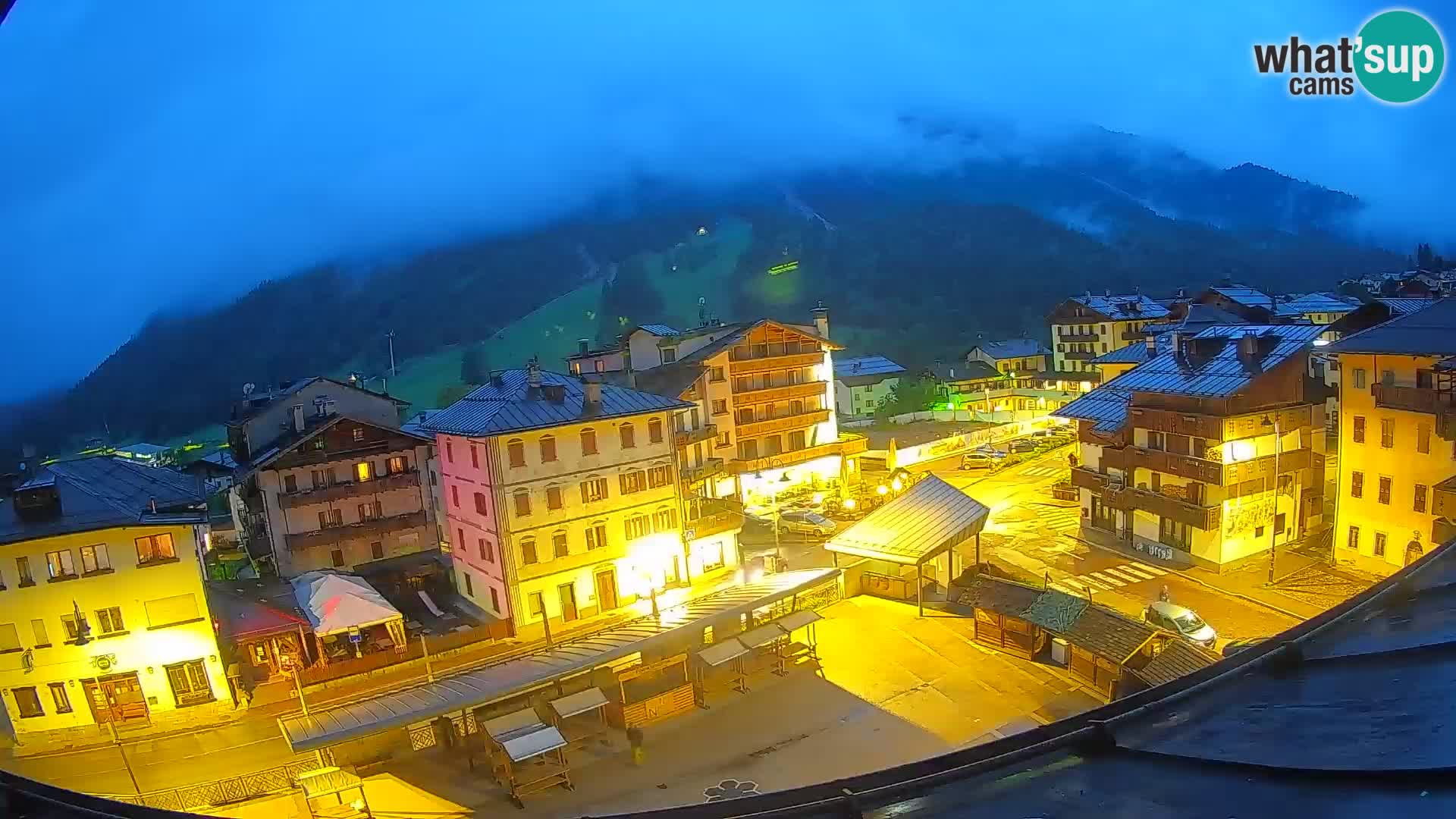 Hauptplatz von Forni di Sopra