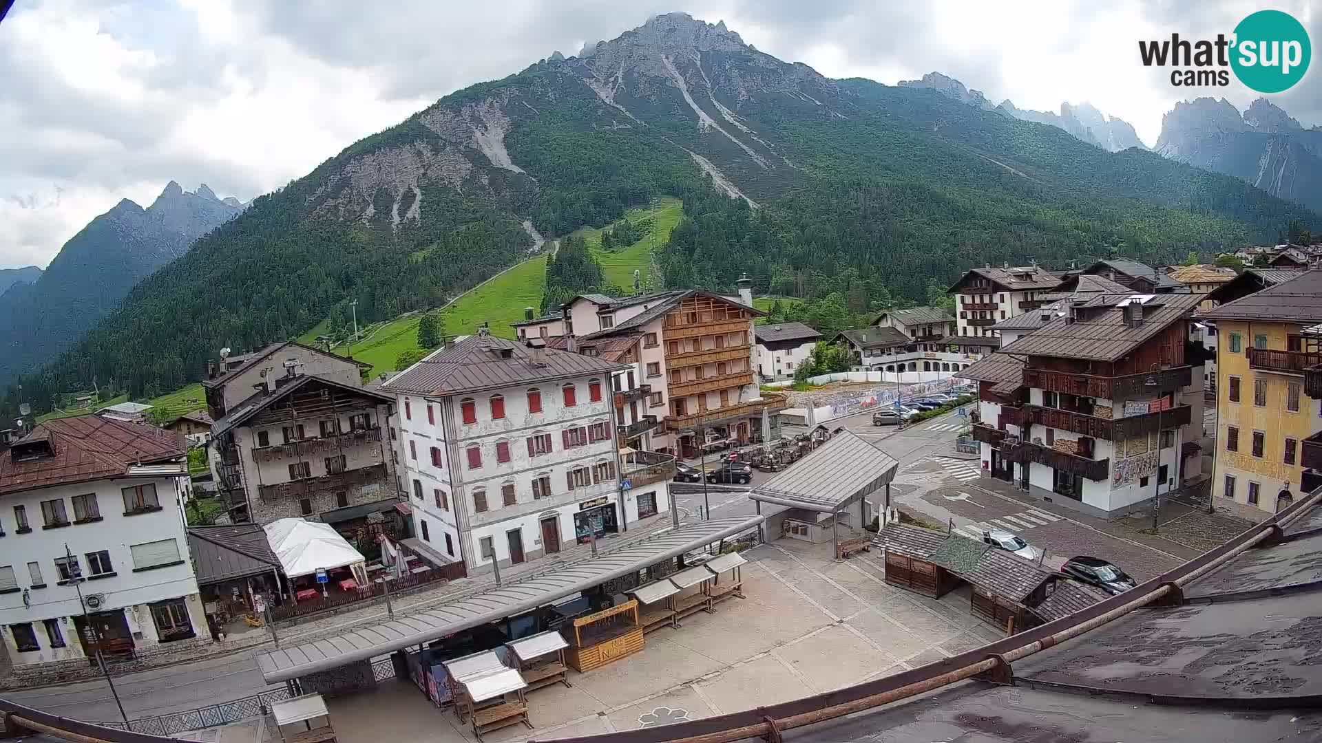 Plaza principal de Forni di Sopra