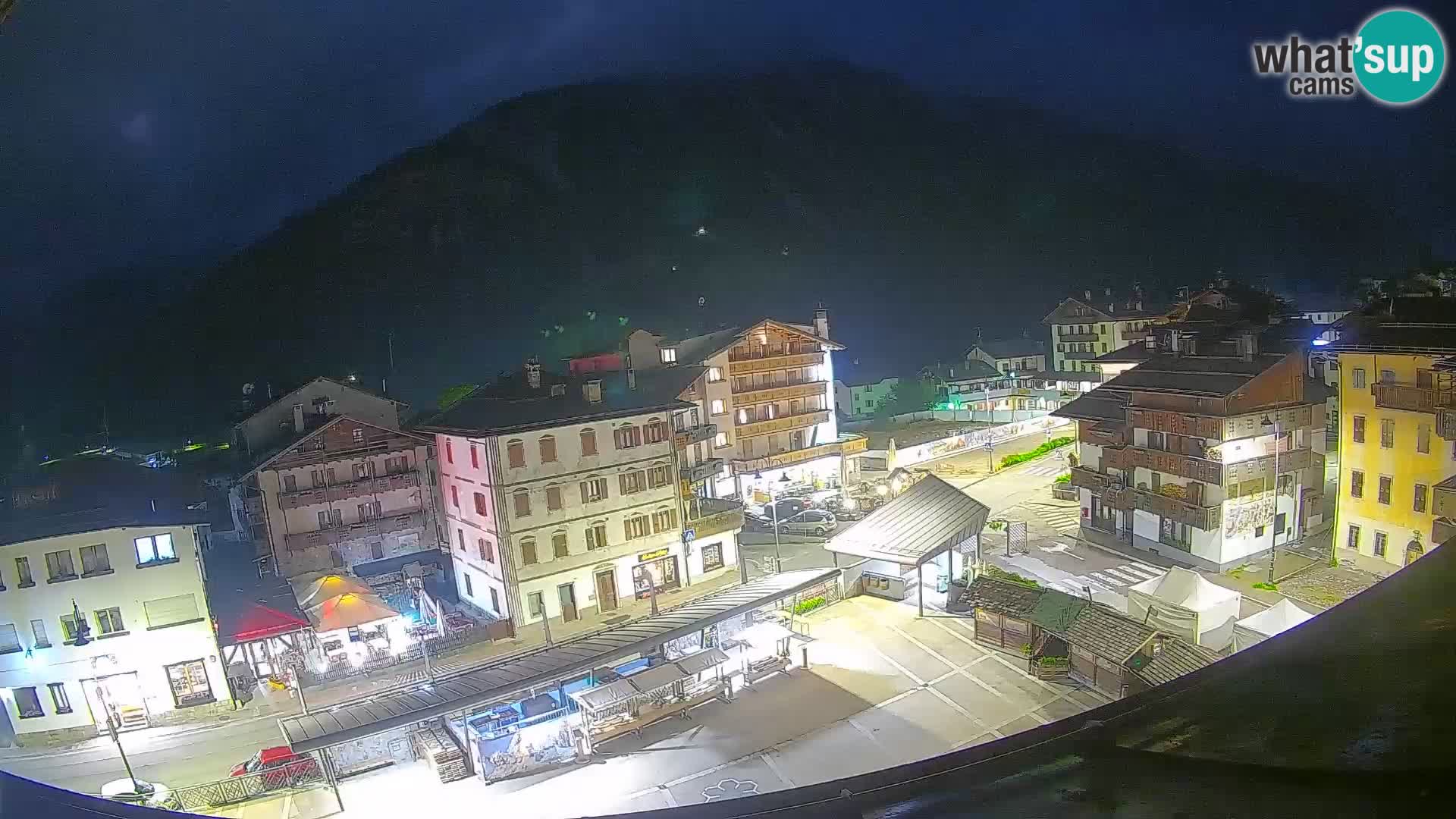 Hauptplatz von Forni di Sopra