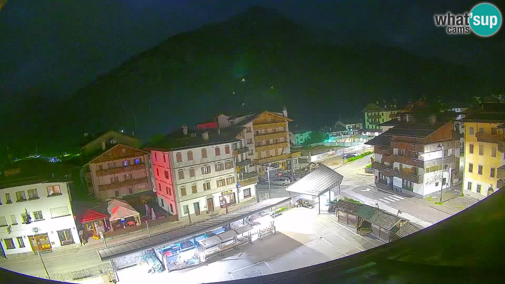 Piazza centrale di Forni di Sopra