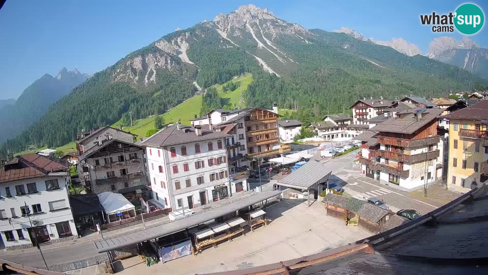 Piazza centrale di Forni di Sopra