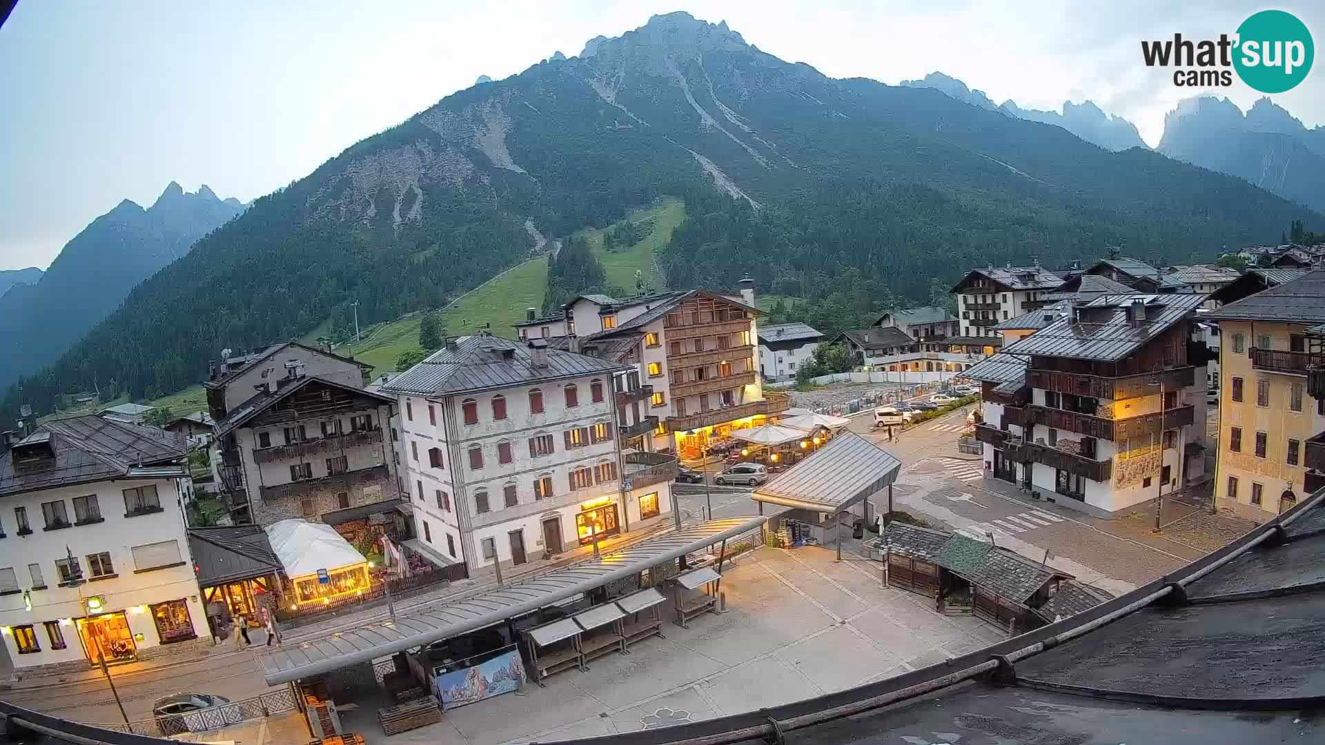 Plaza principal de Forni di Sopra