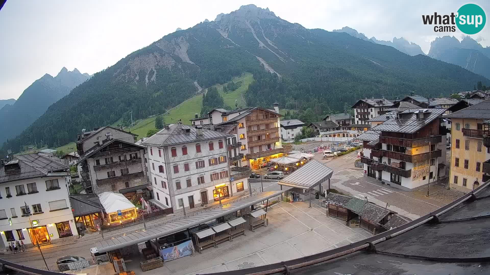 Piazza centrale di Forni di Sopra