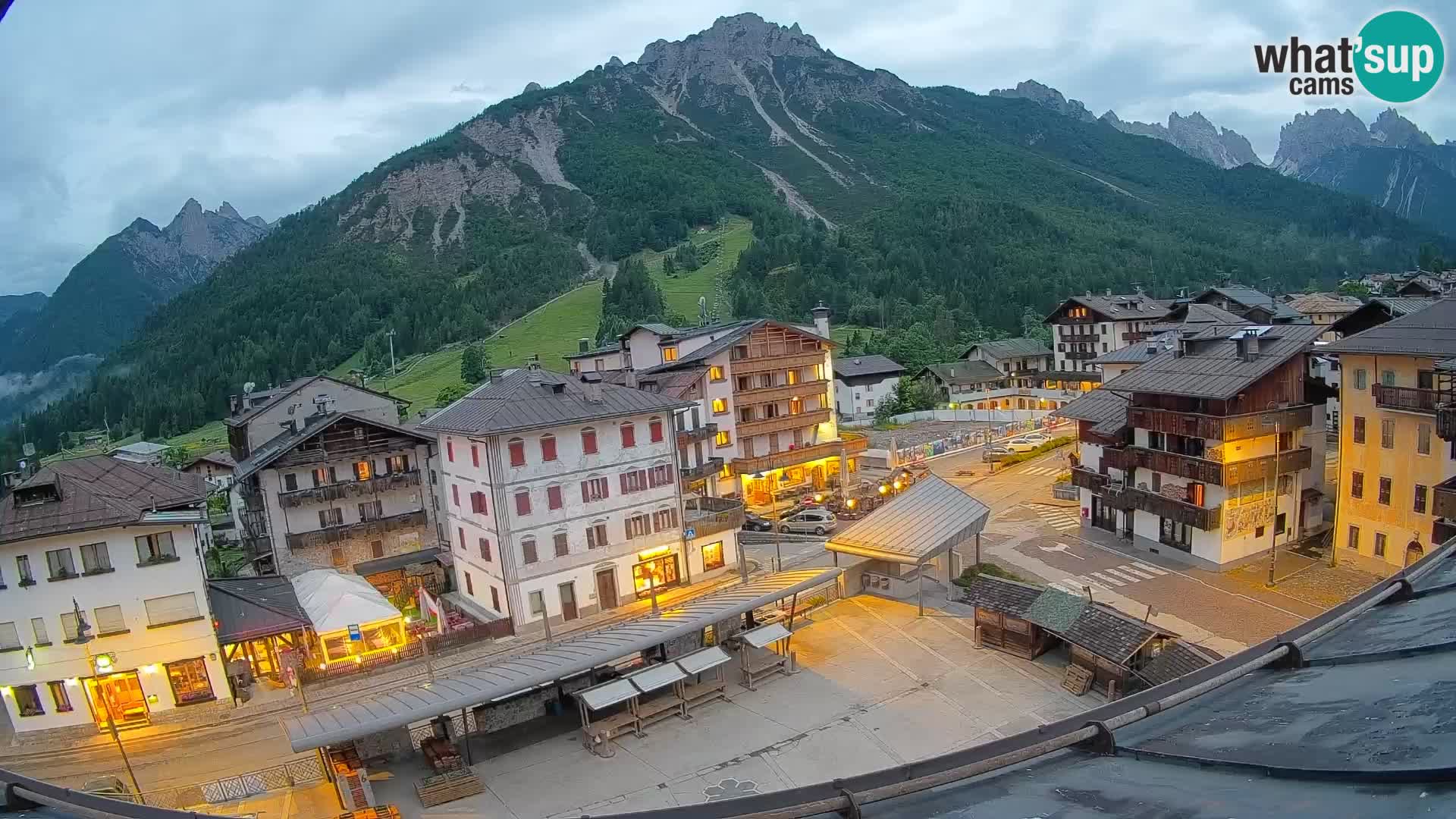 Piazza centrale di Forni di Sopra