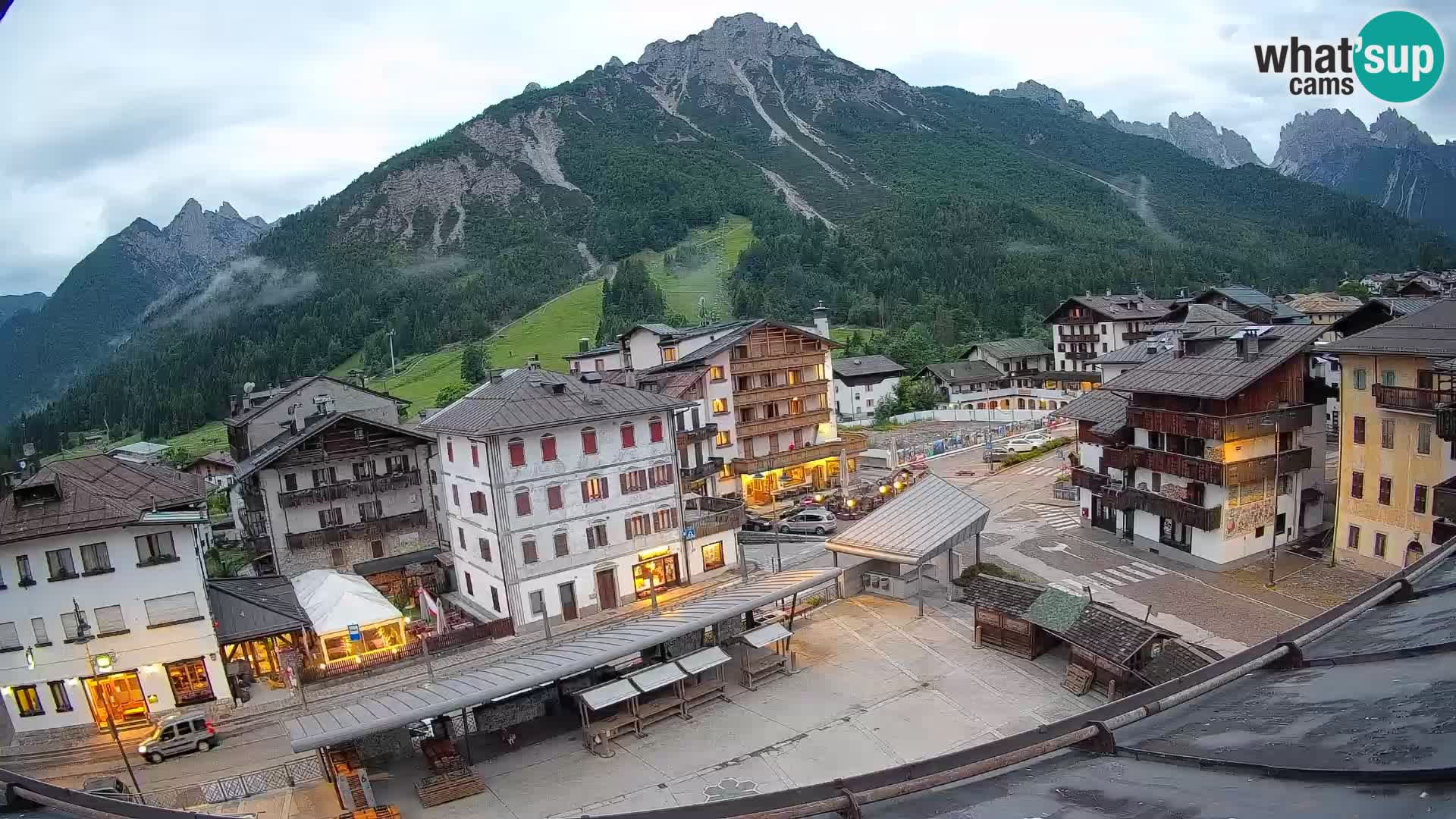 Plaza principal de Forni di Sopra
