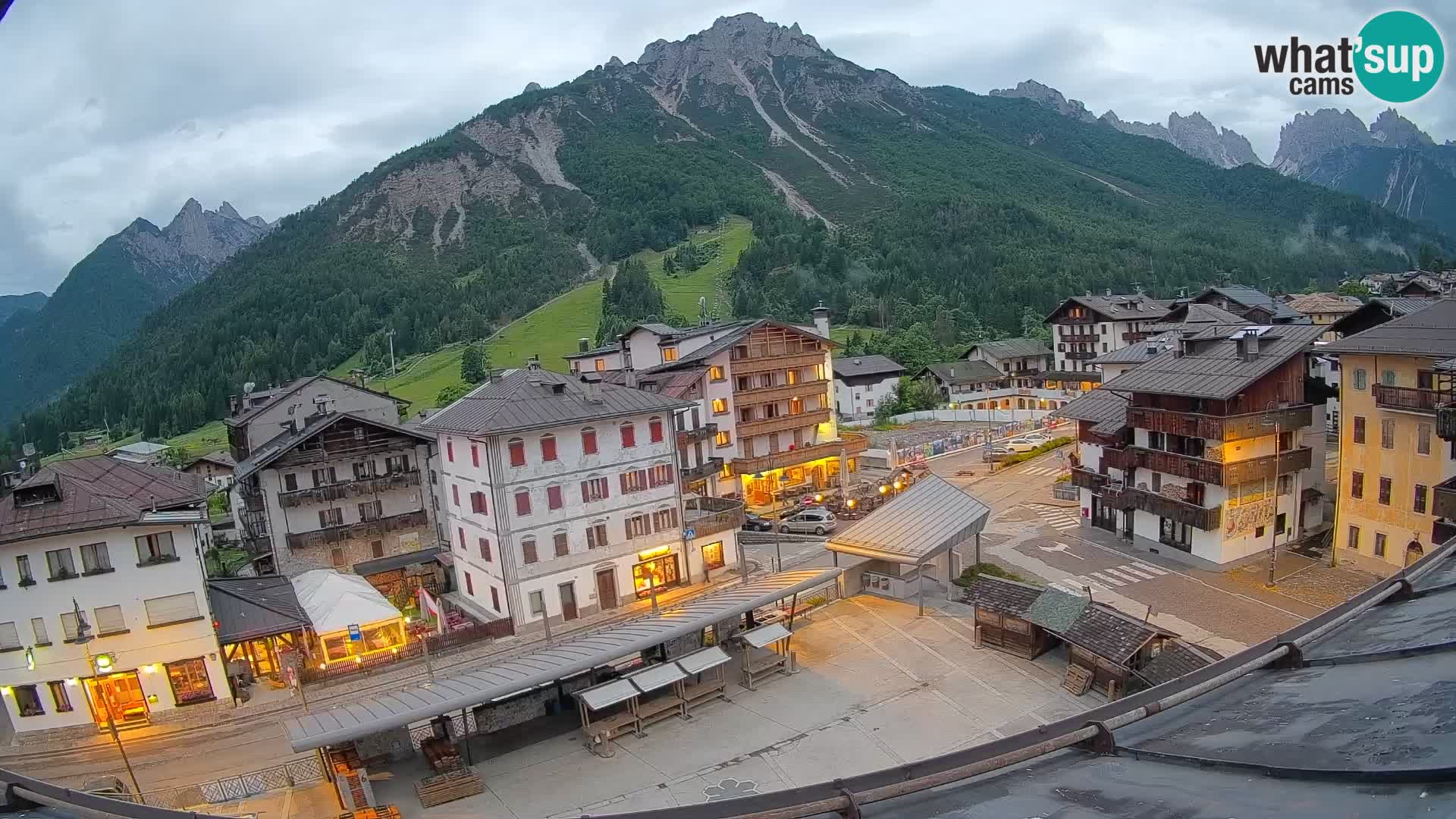 Piazza centrale di Forni di Sopra