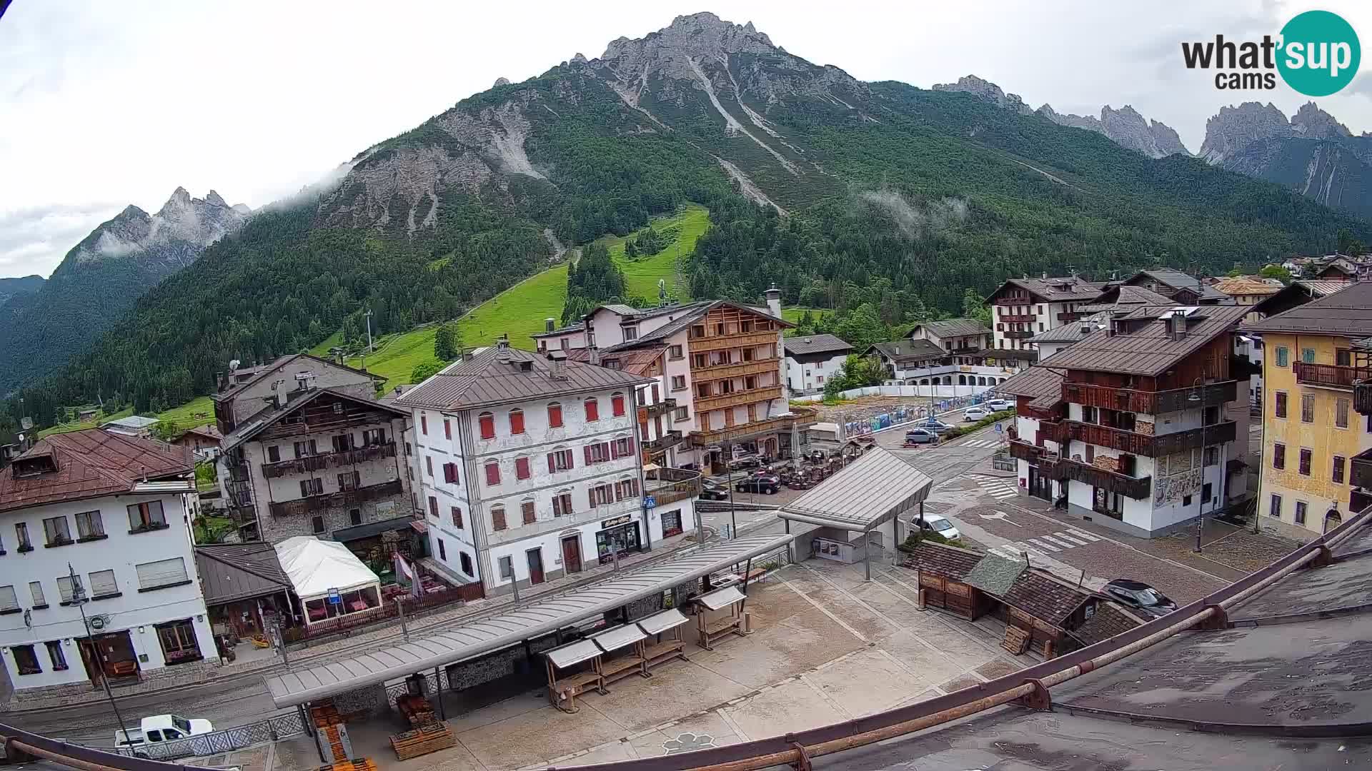 Plaza principal de Forni di Sopra