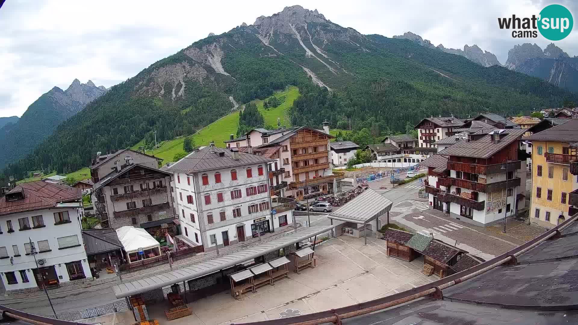 Piazza centrale di Forni di Sopra