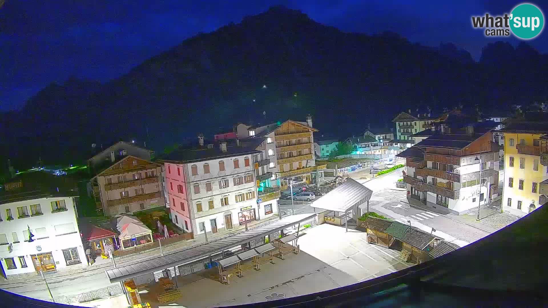 Piazza centrale di Forni di Sopra