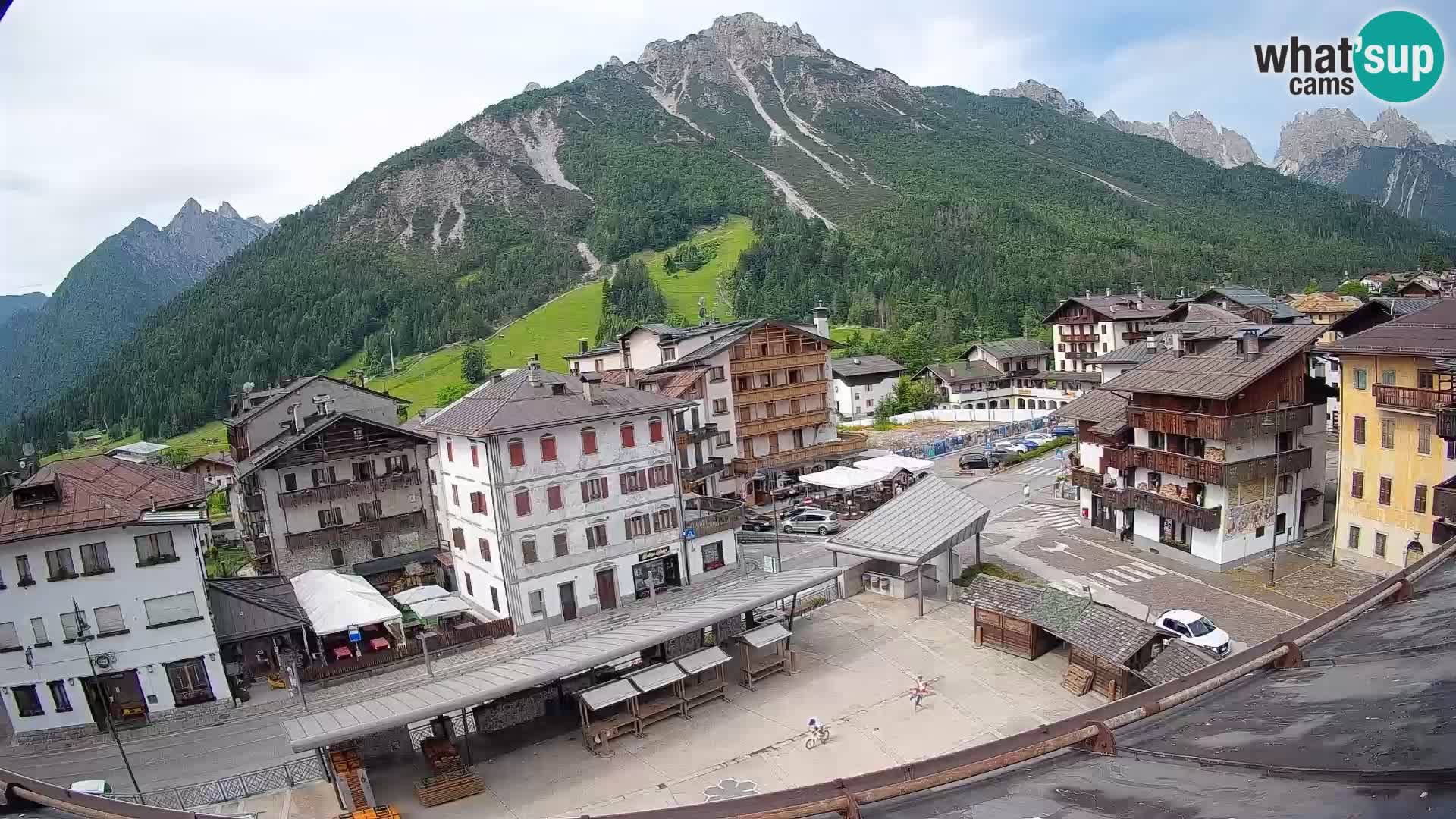 Plaza principal de Forni di Sopra