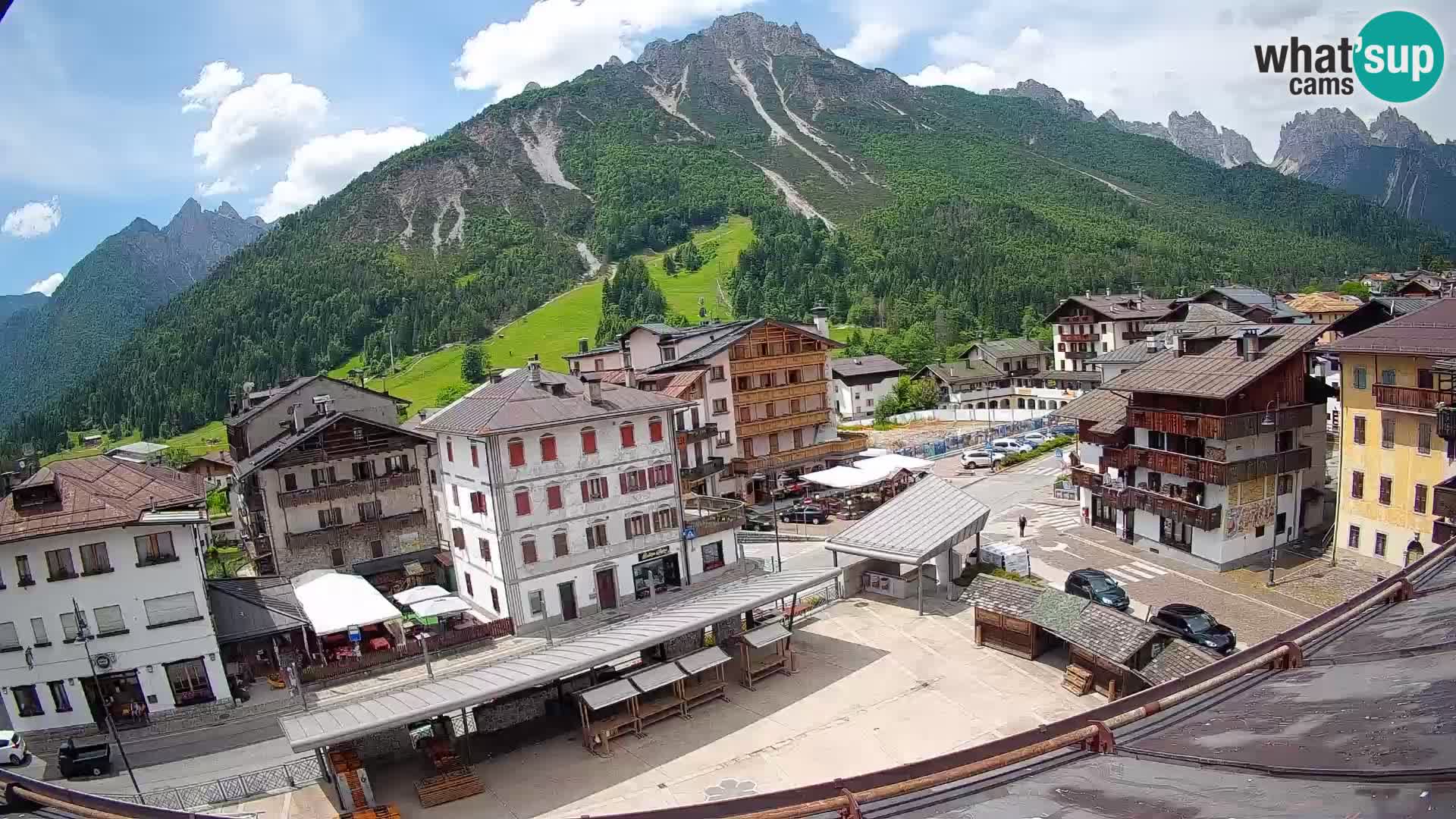 Hauptplatz von Forni di Sopra
