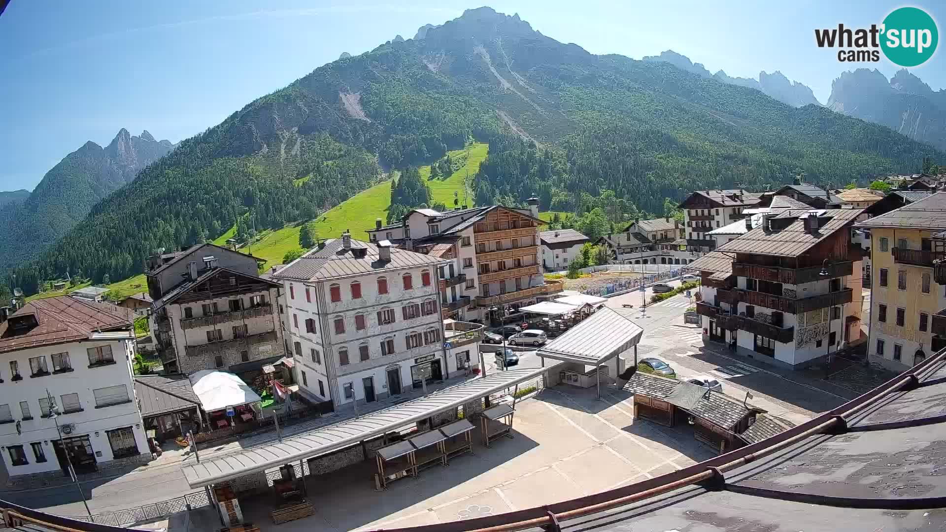 Plaza principal de Forni di Sopra