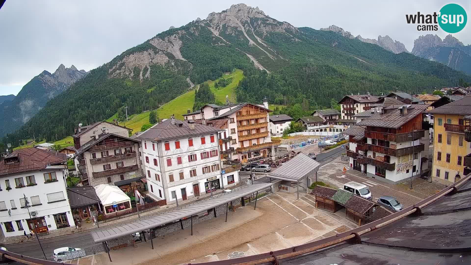 Piazza centrale di Forni di Sopra