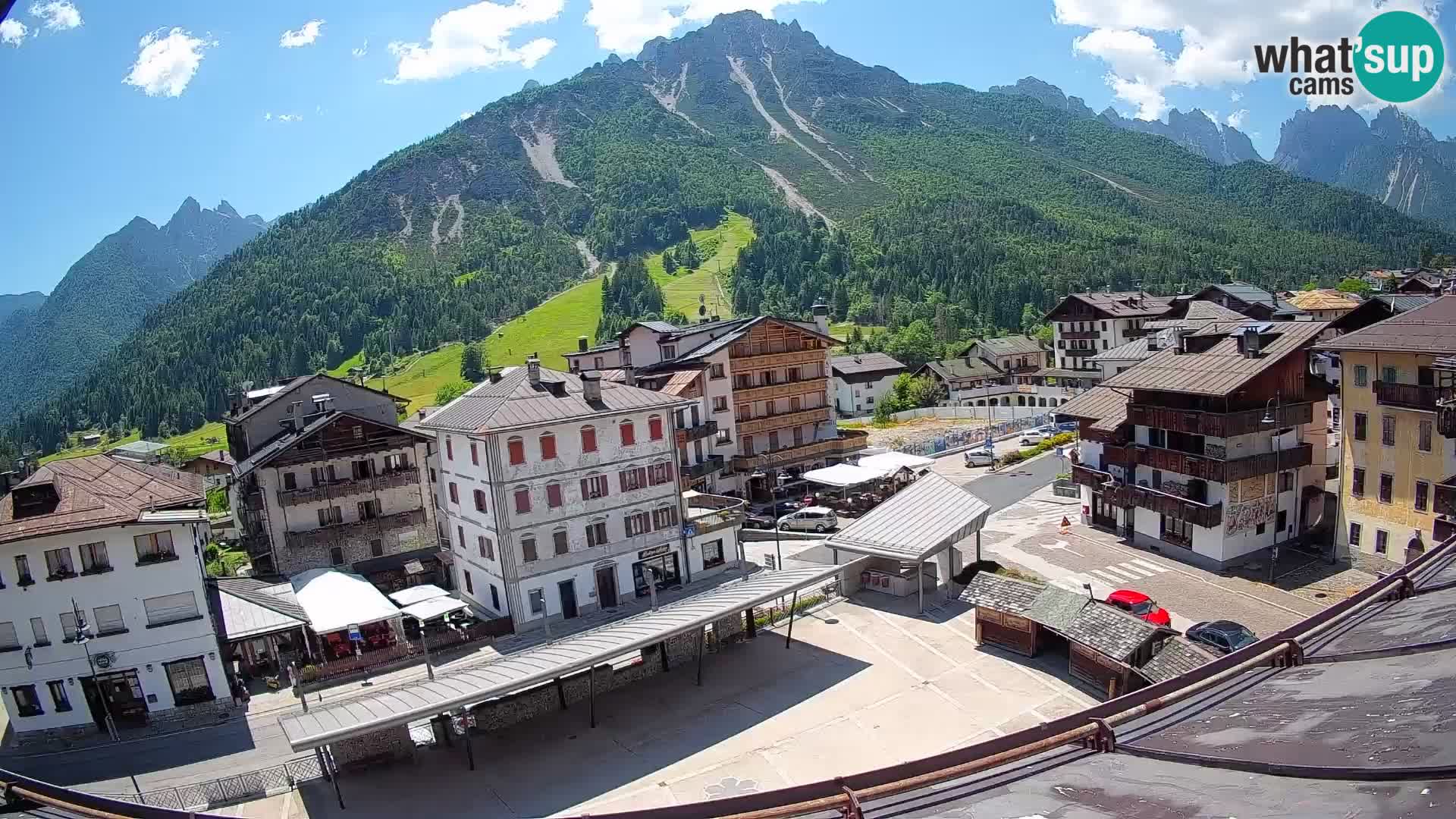 Hauptplatz von Forni di Sopra