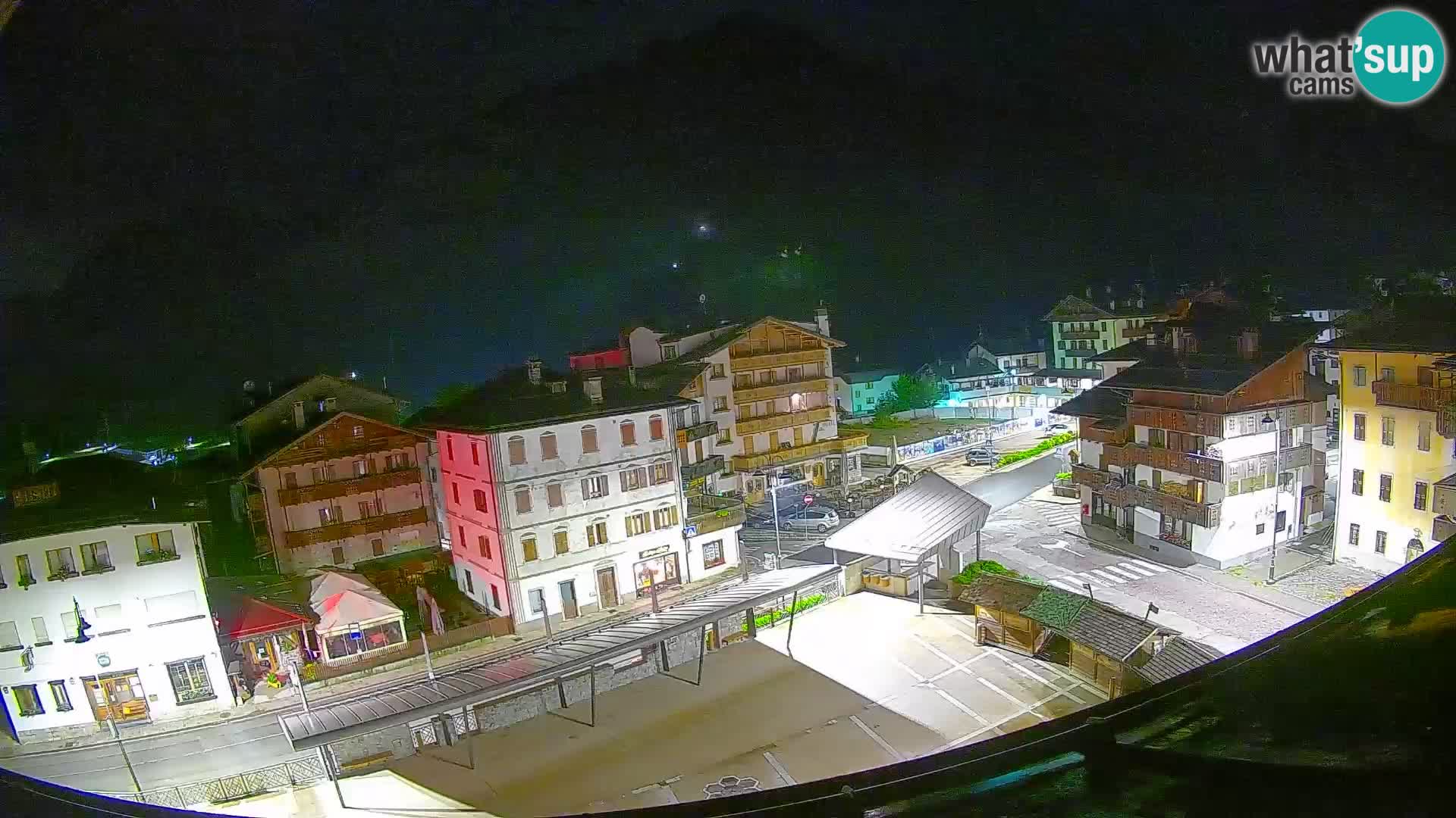 Piazza centrale di Forni di Sopra