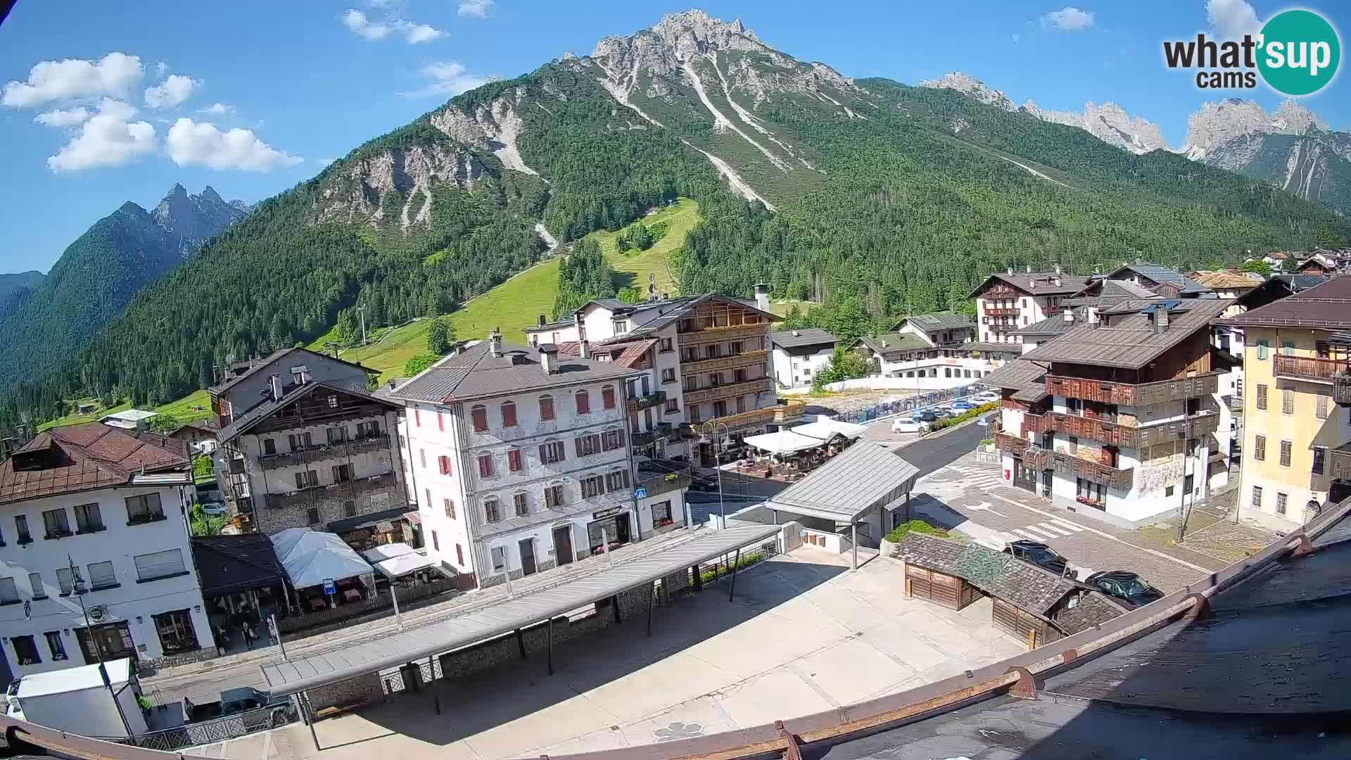Piazza centrale di Forni di Sopra