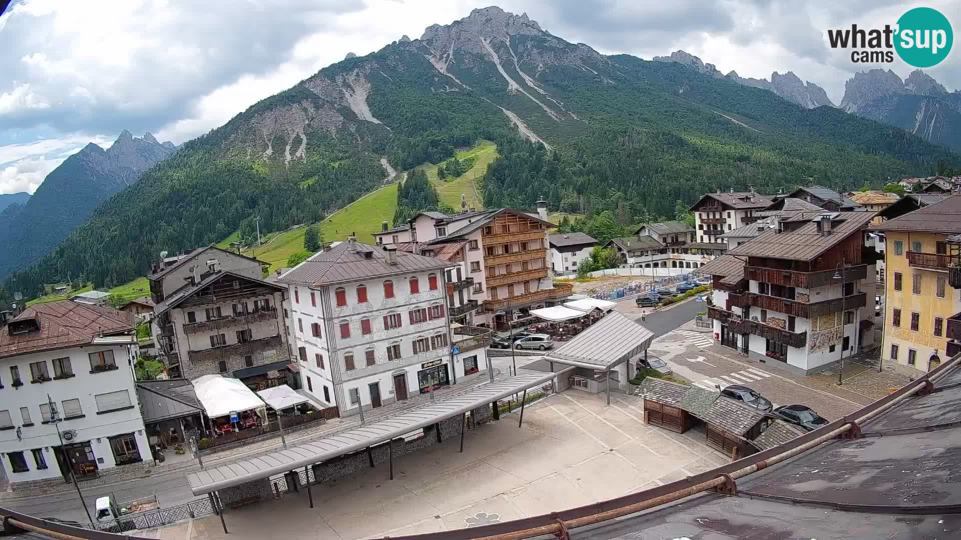Piazza centrale di Forni di Sopra