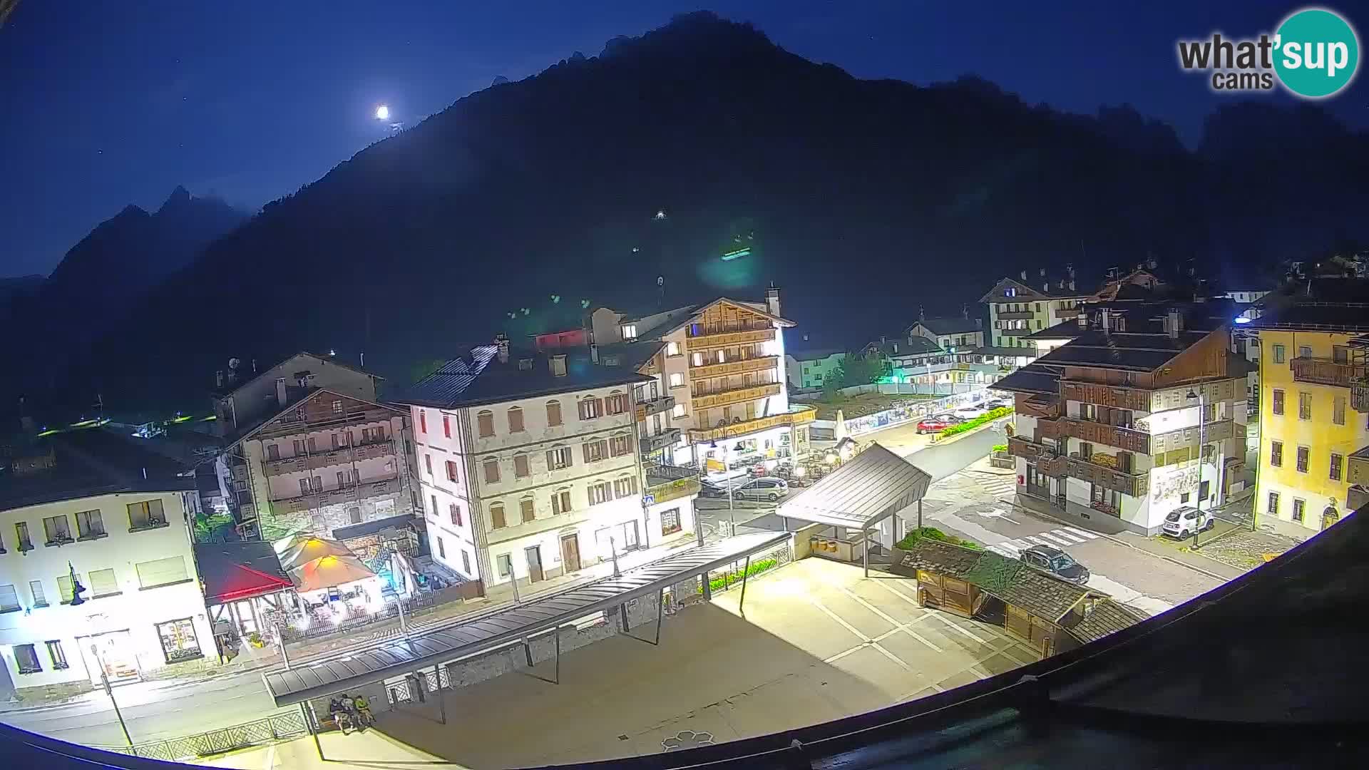 Piazza centrale di Forni di Sopra
