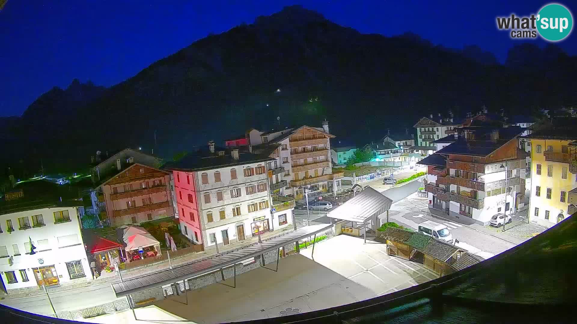 Piazza centrale di Forni di Sopra