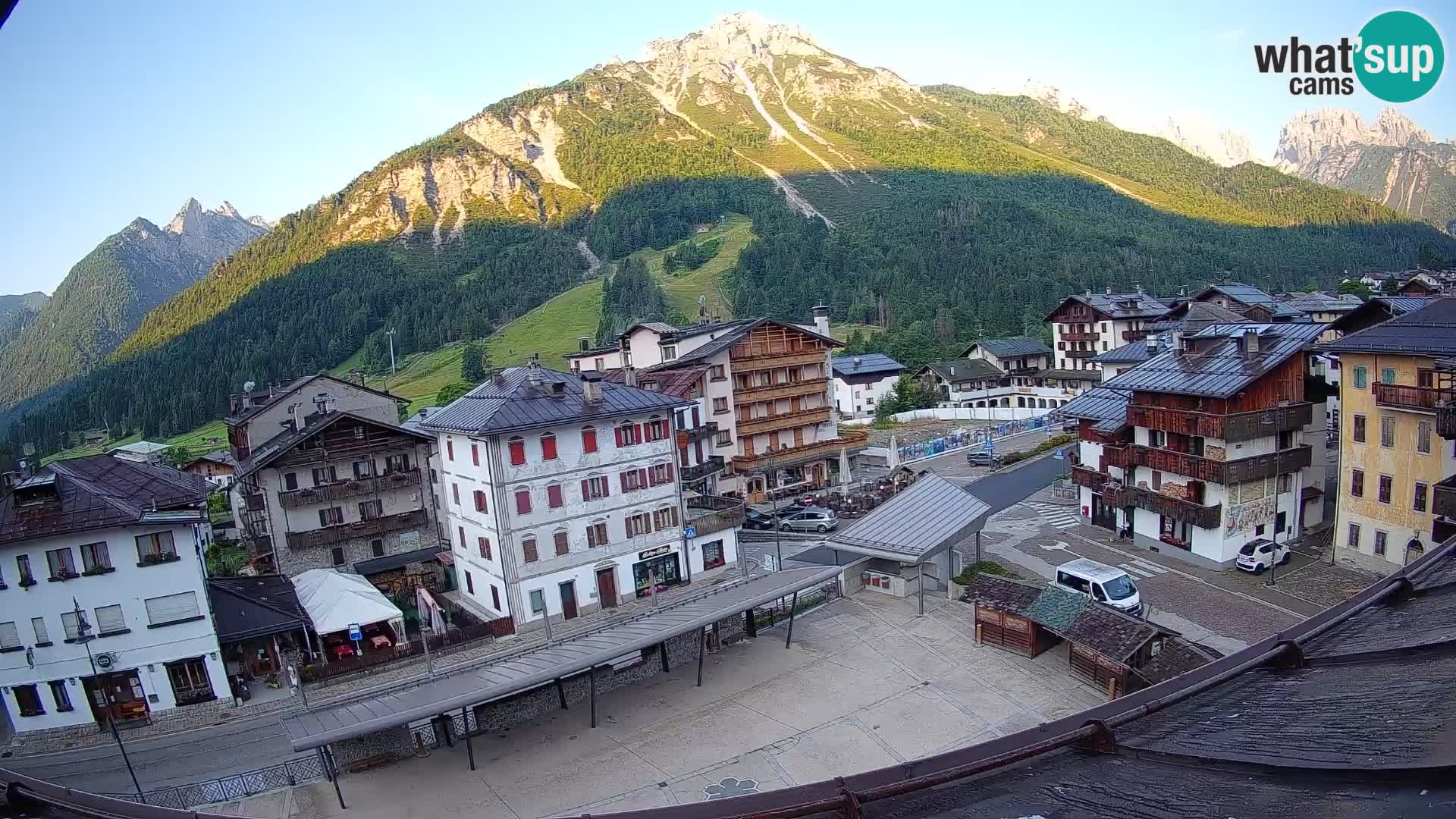 Piazza centrale di Forni di Sopra