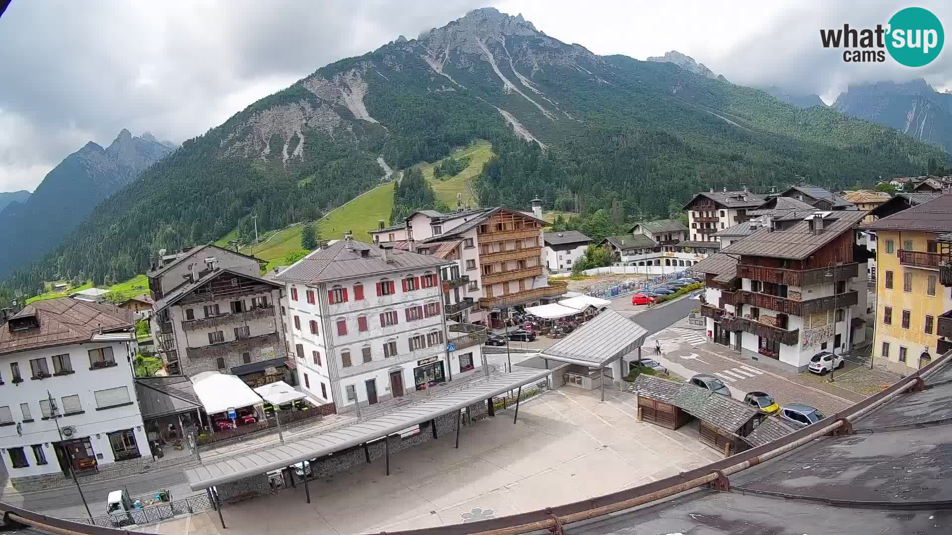 Plaza principal de Forni di Sopra