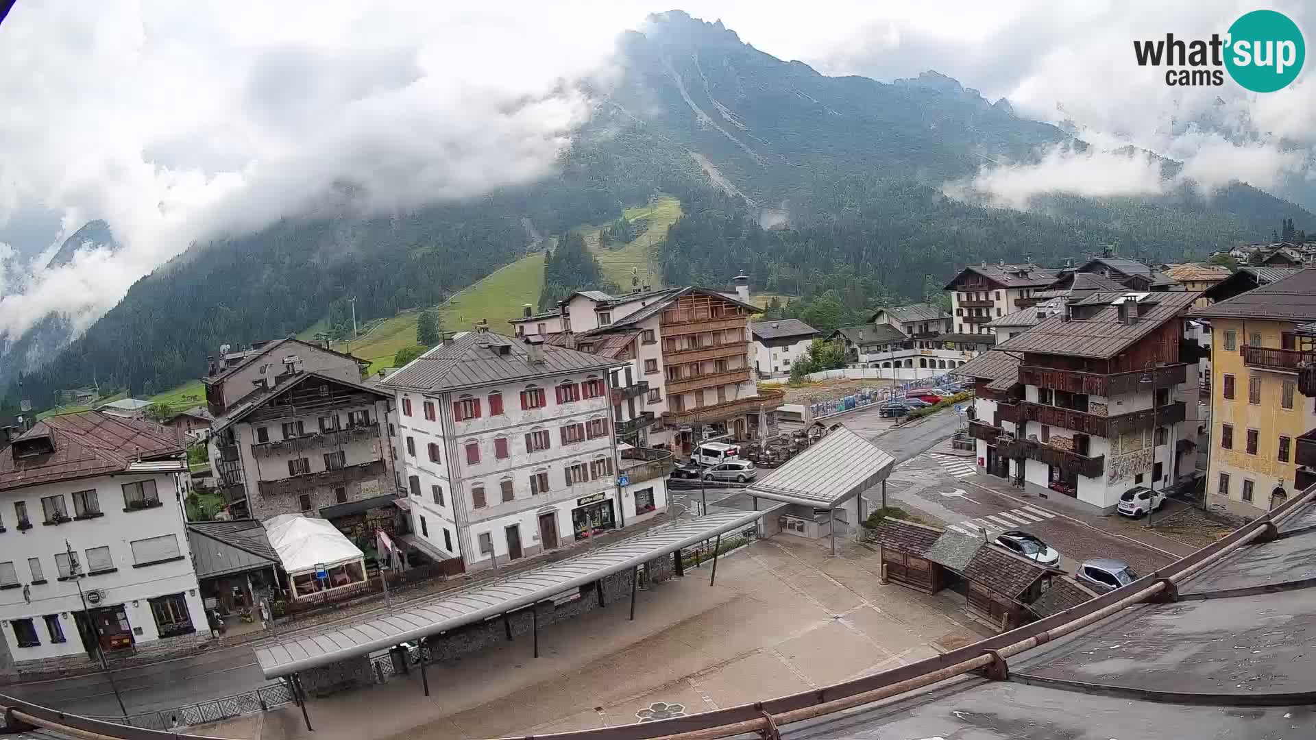 Piazza centrale di Forni di Sopra