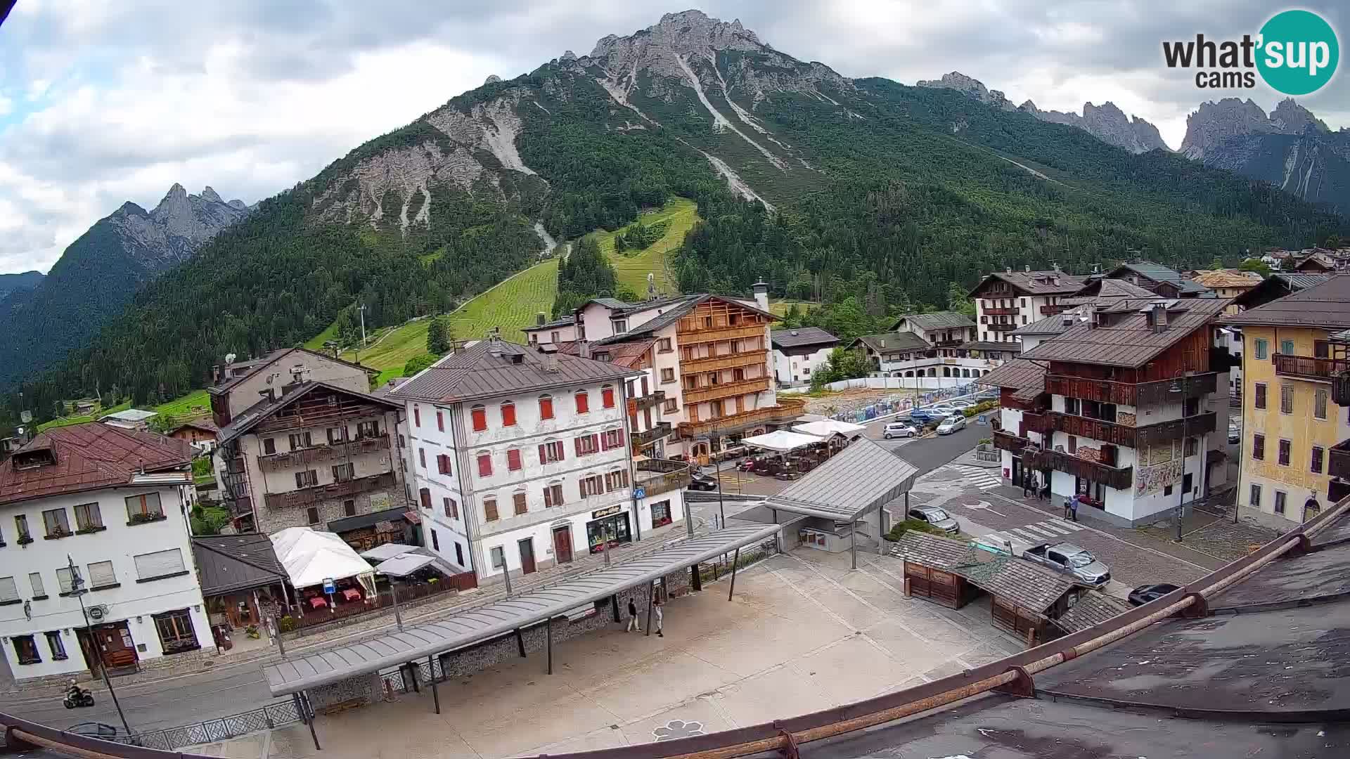 Piazza centrale di Forni di Sopra