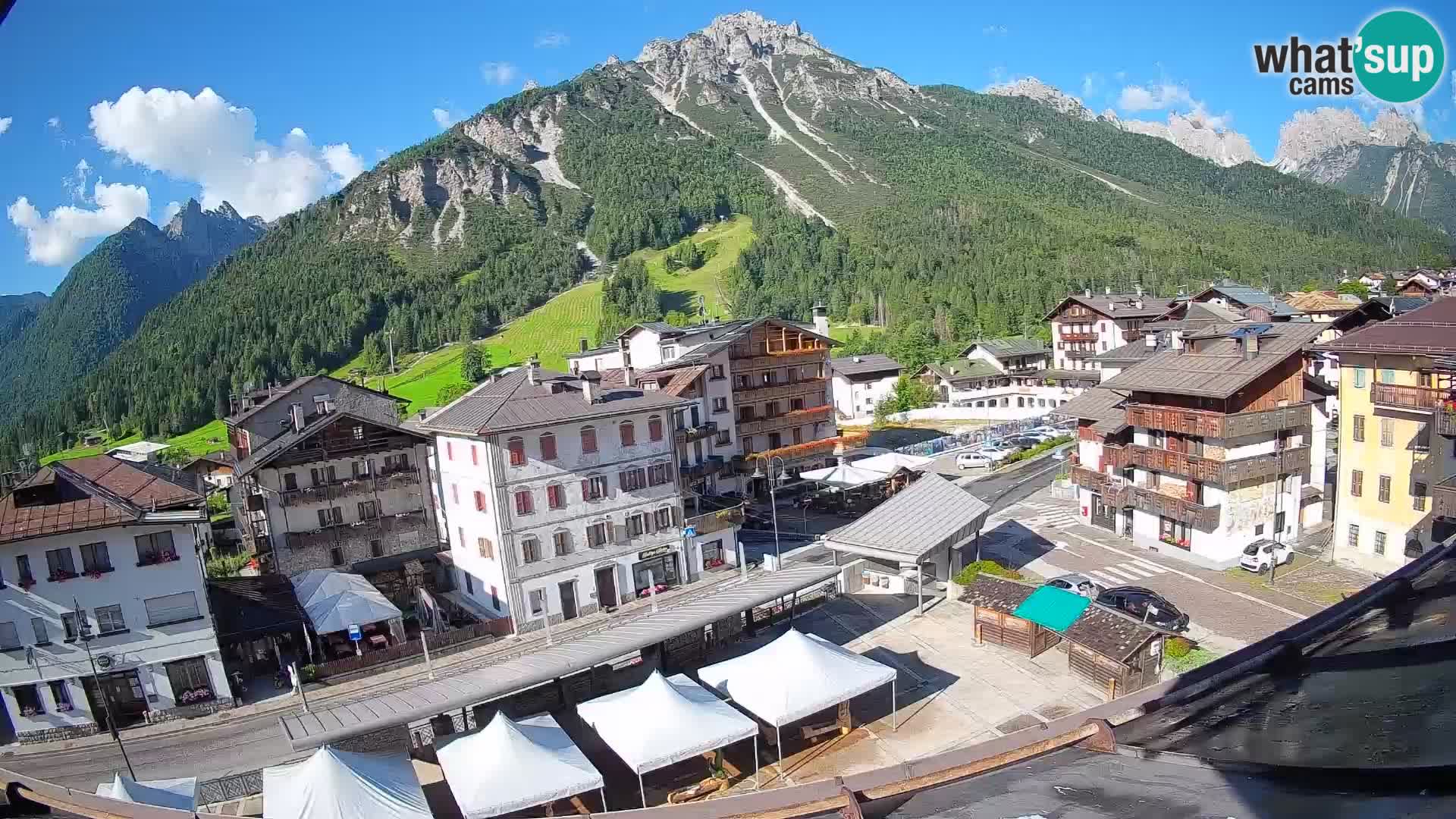 Piazza centrale di Forni di Sopra