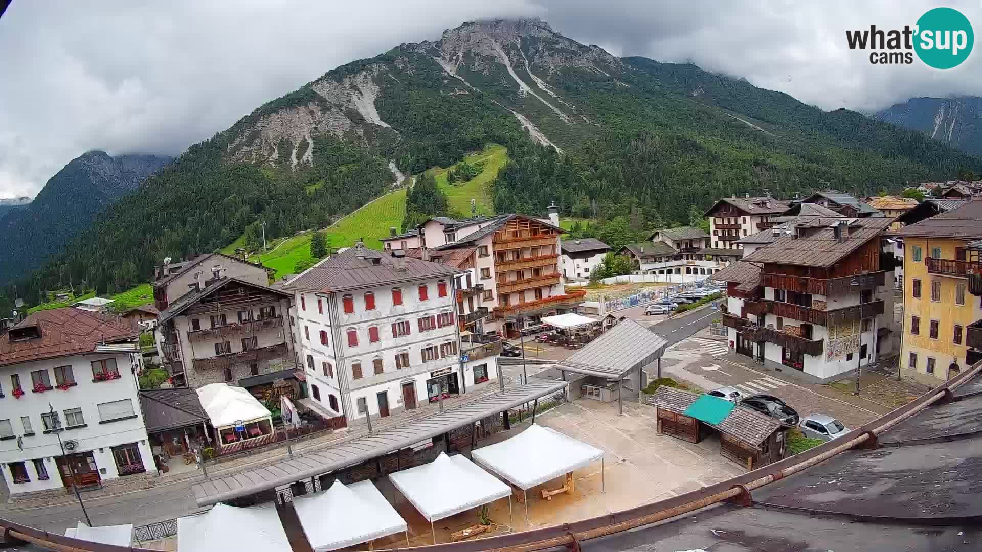 Plaza principal de Forni di Sopra