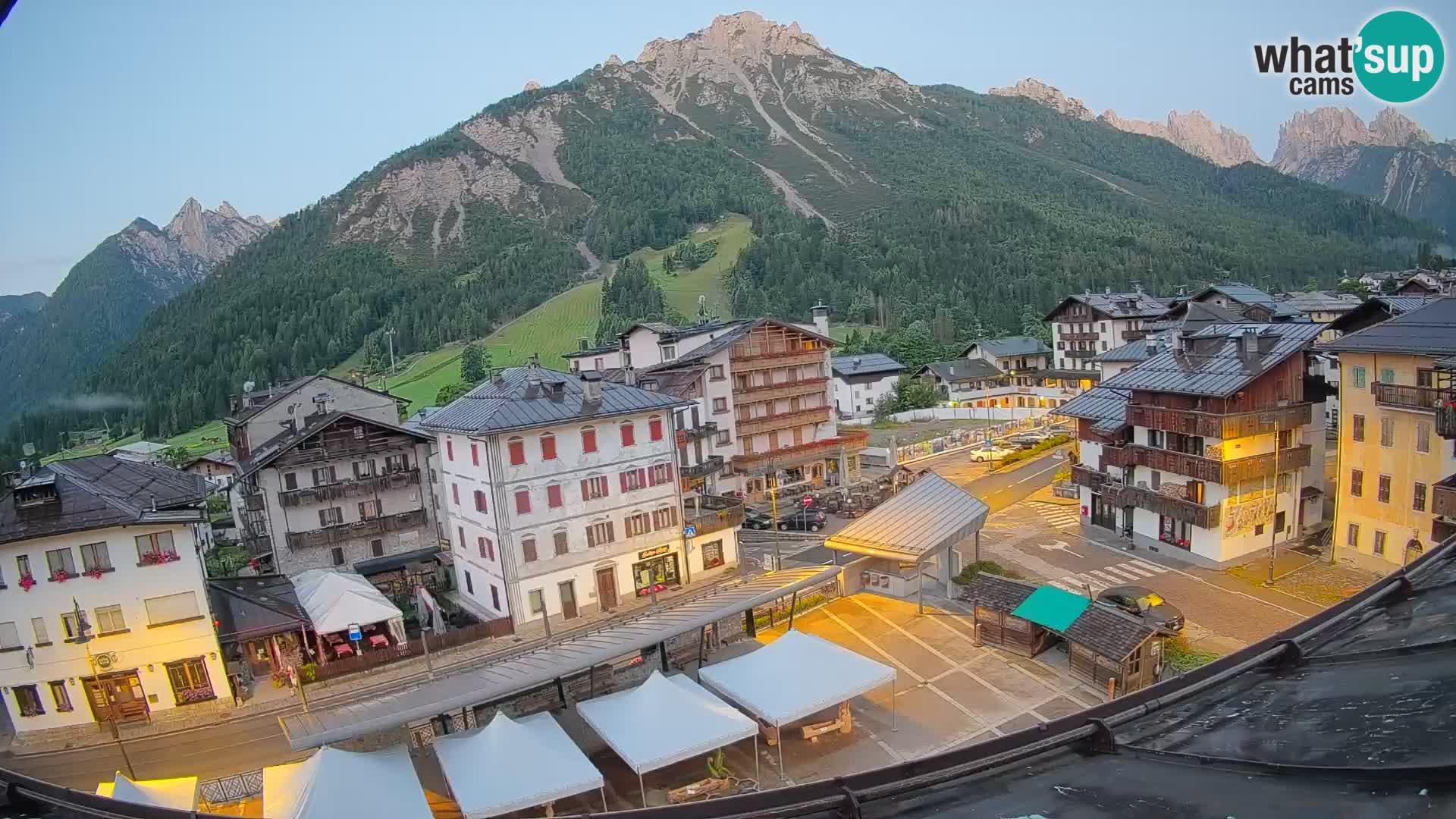 Piazza centrale di Forni di Sopra