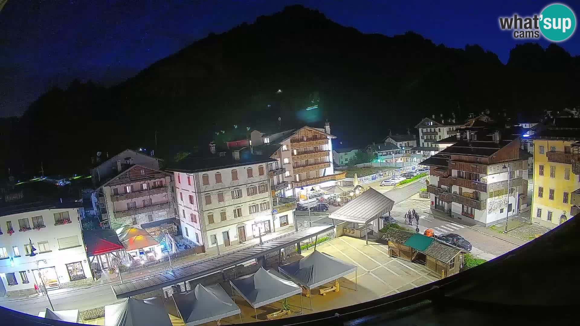 Plaza principal de Forni di Sopra