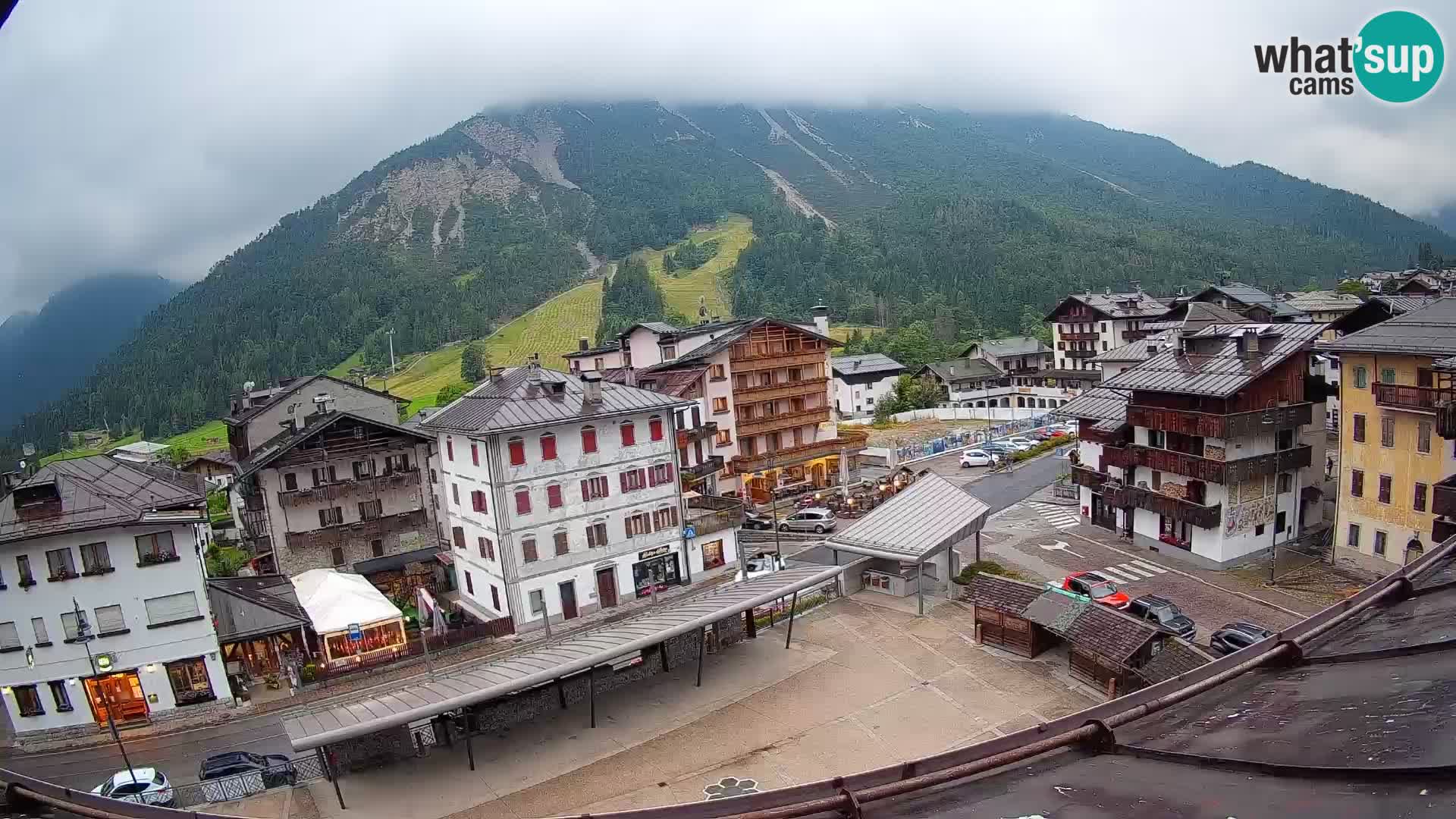 Plaza principal de Forni di Sopra