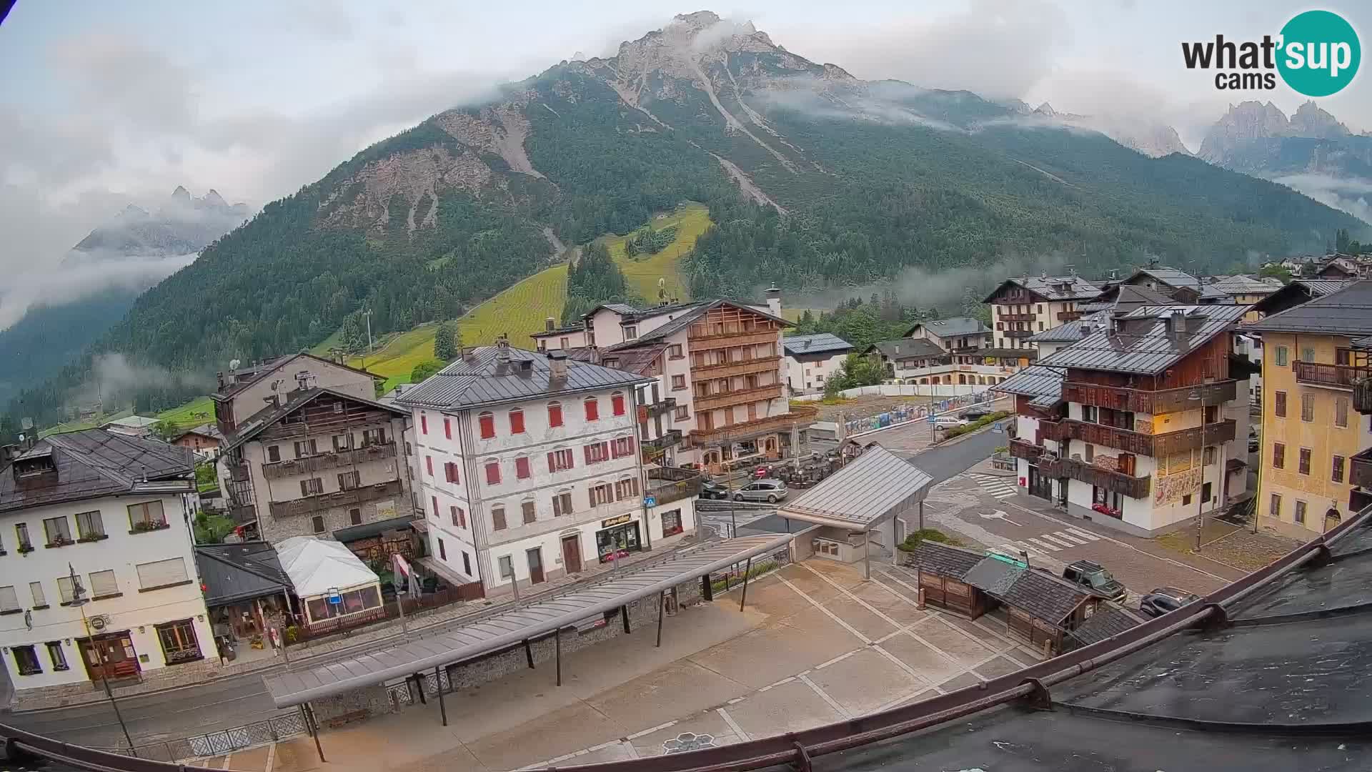 Plaza principal de Forni di Sopra