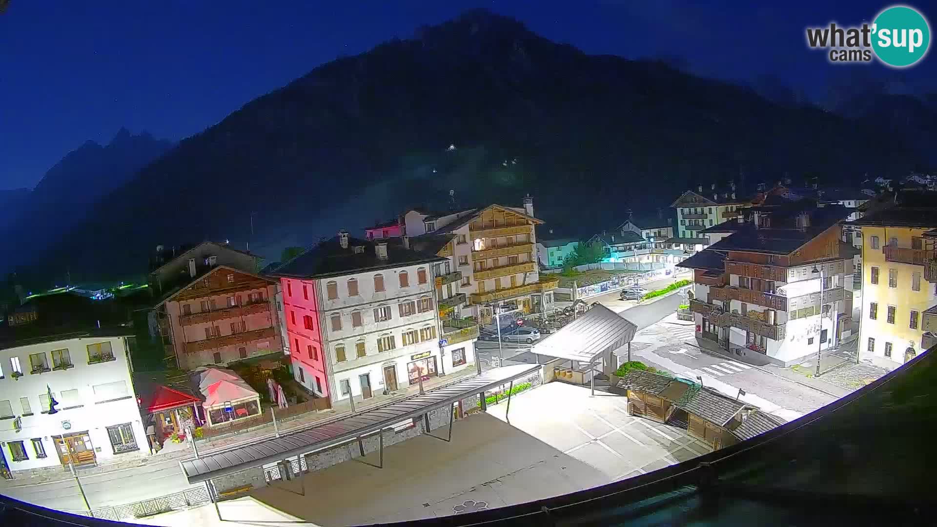 Hauptplatz von Forni di Sopra