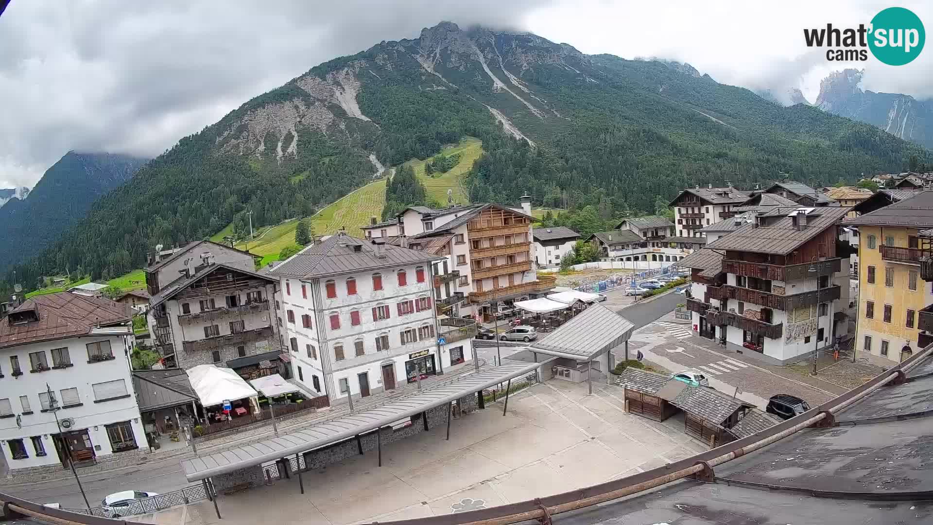 Piazza centrale di Forni di Sopra