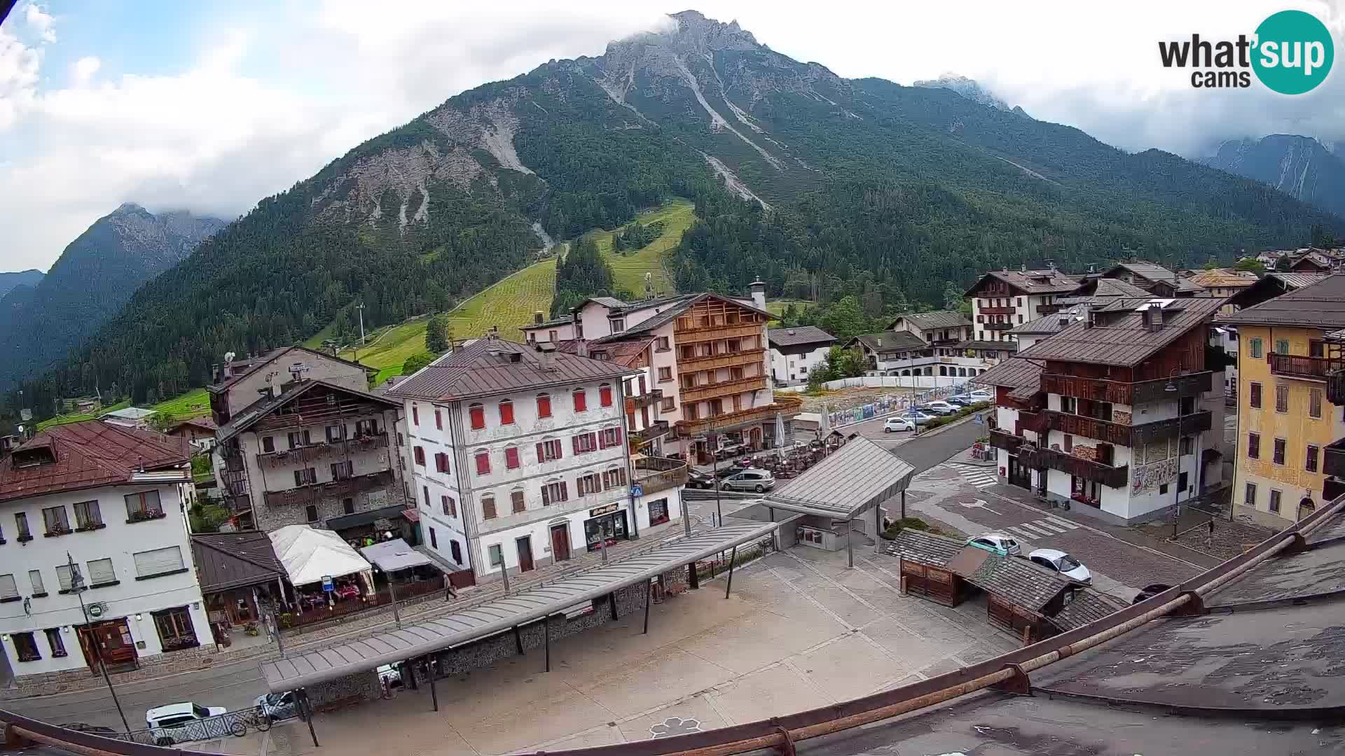 Piazza centrale di Forni di Sopra