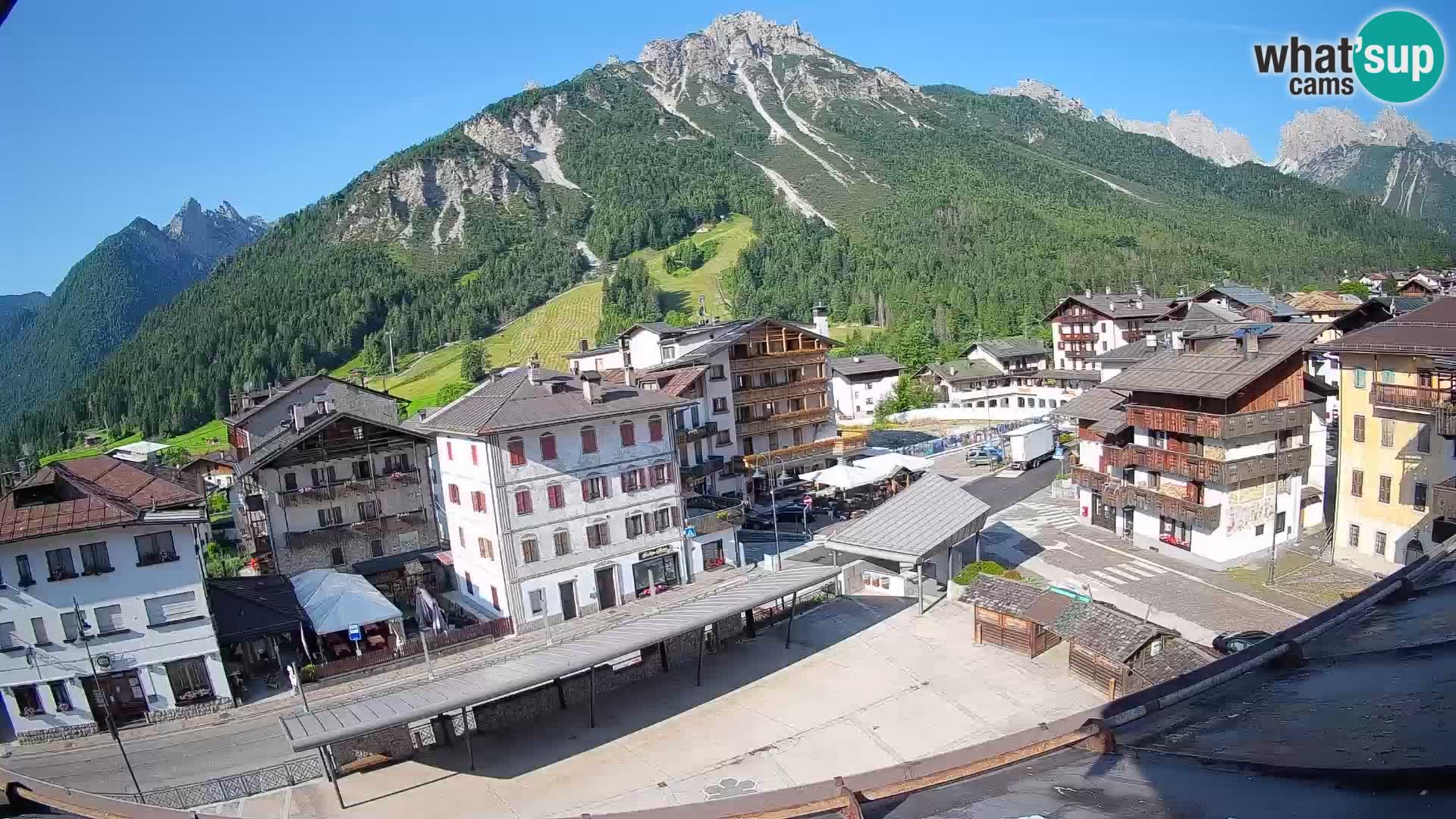 Piazza centrale di Forni di Sopra
