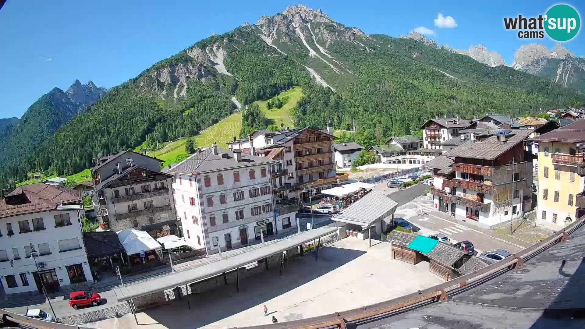 Piazza centrale di Forni di Sopra