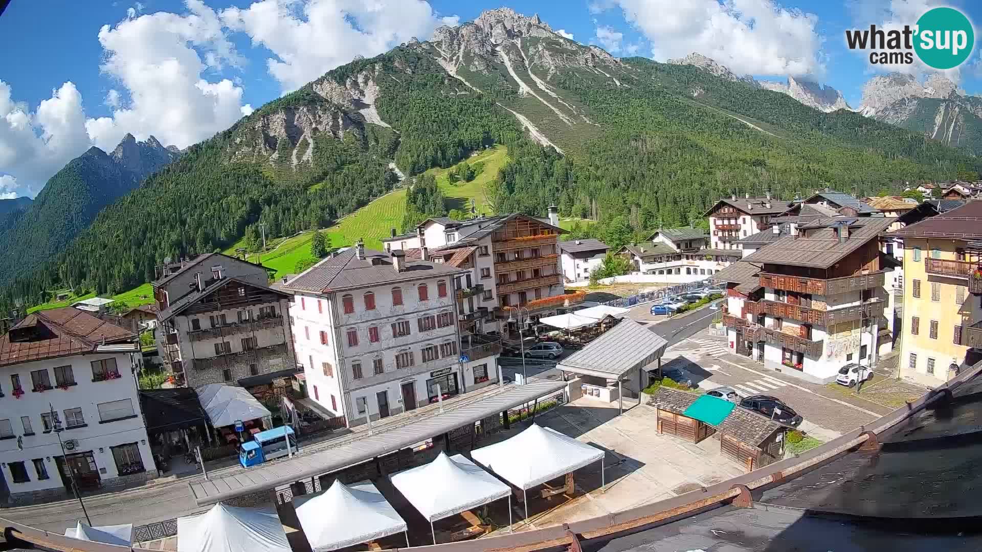 Plaza principal de Forni di Sopra