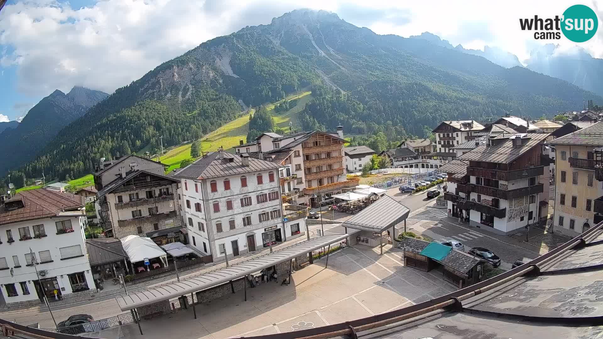 Piazza centrale di Forni di Sopra