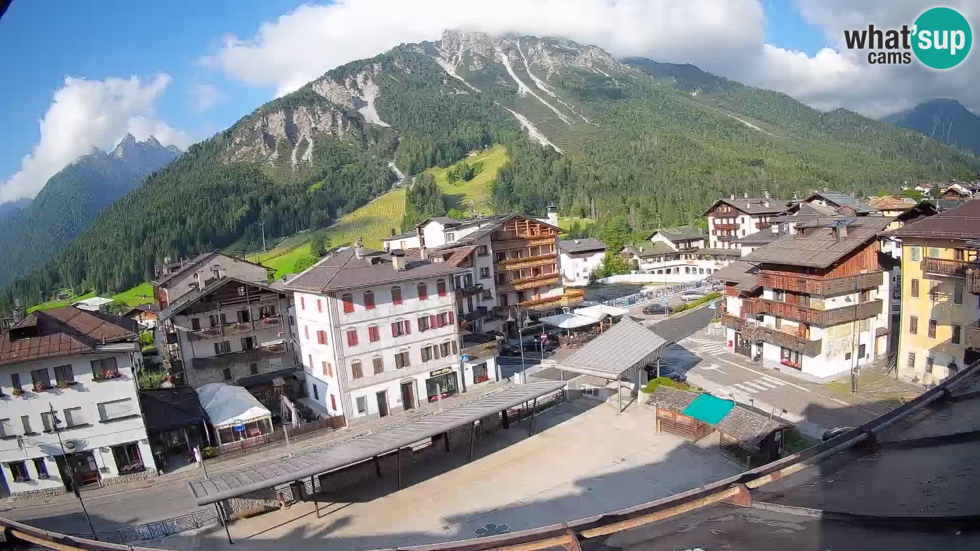 Plaza principal de Forni di Sopra