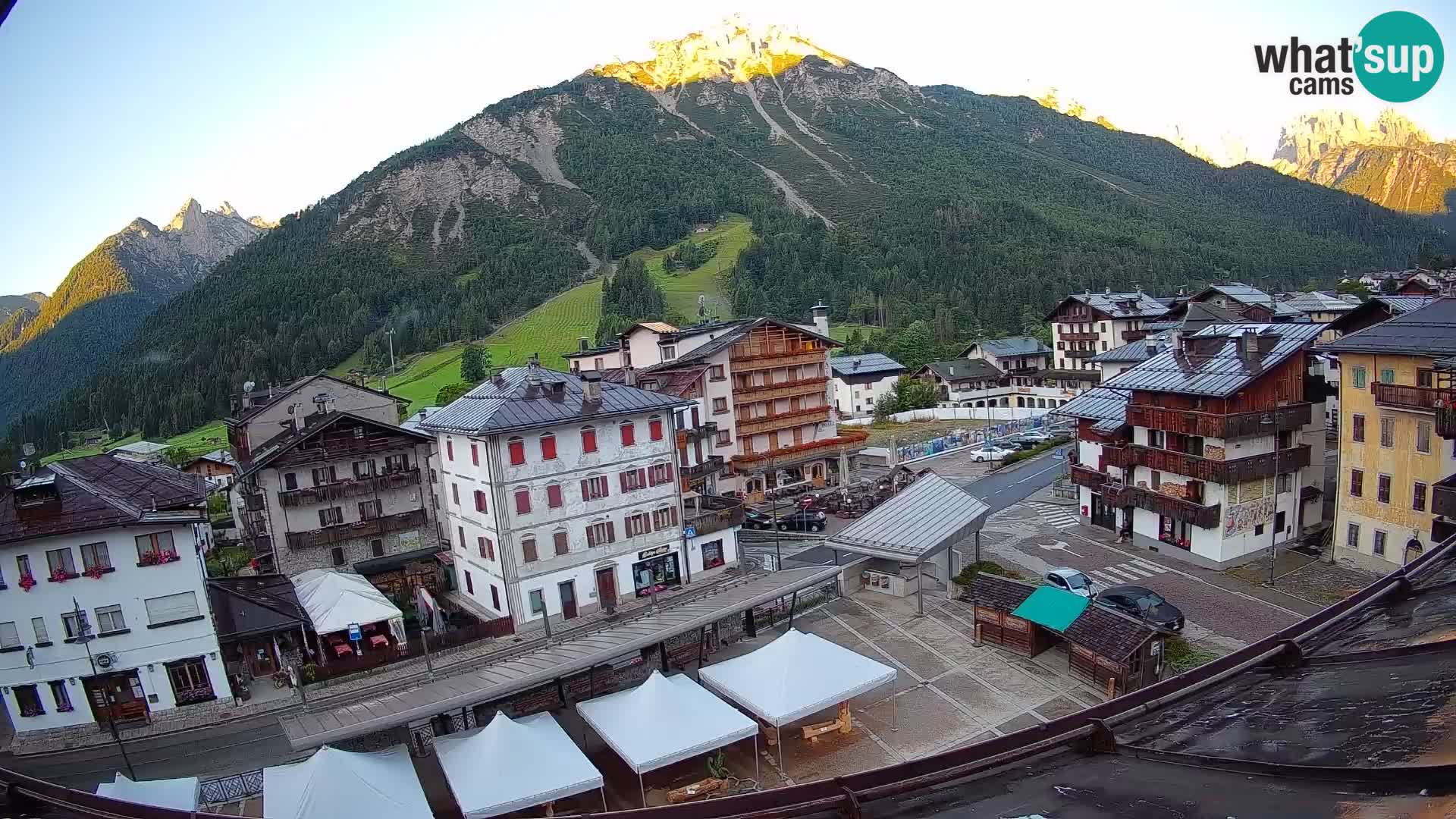 Plaza principal de Forni di Sopra
