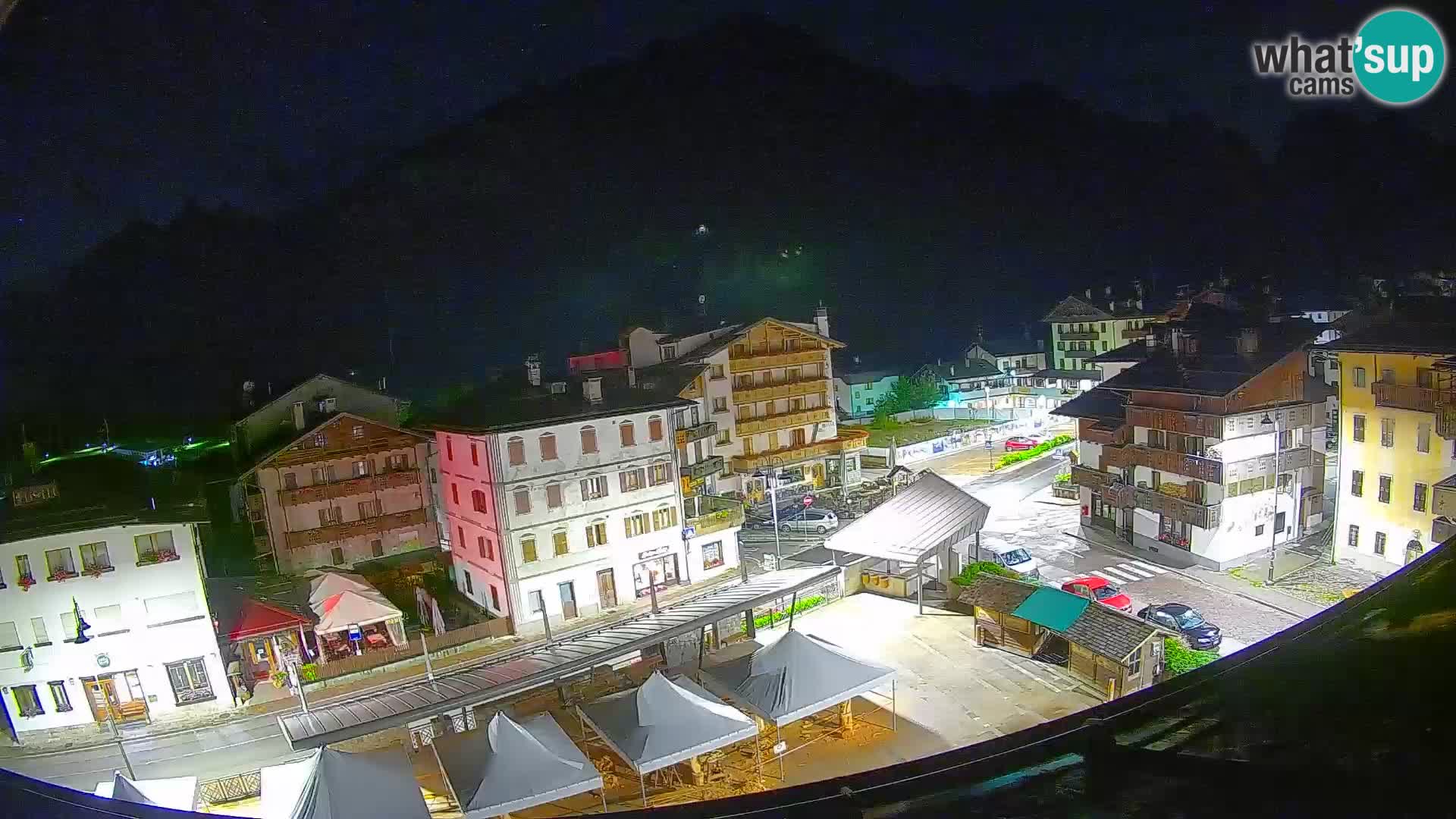Plaza principal de Forni di Sopra